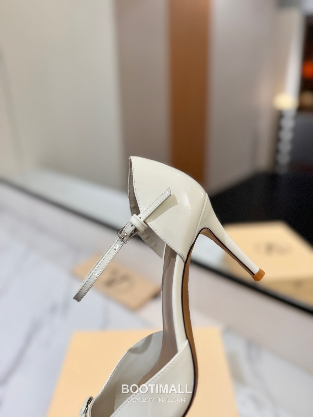 Valentino Garavani VLogo Patent Leather Slingback Pumps 발렌티노 가라바니 V로고 페이턴트 슬링백 펌프스 8