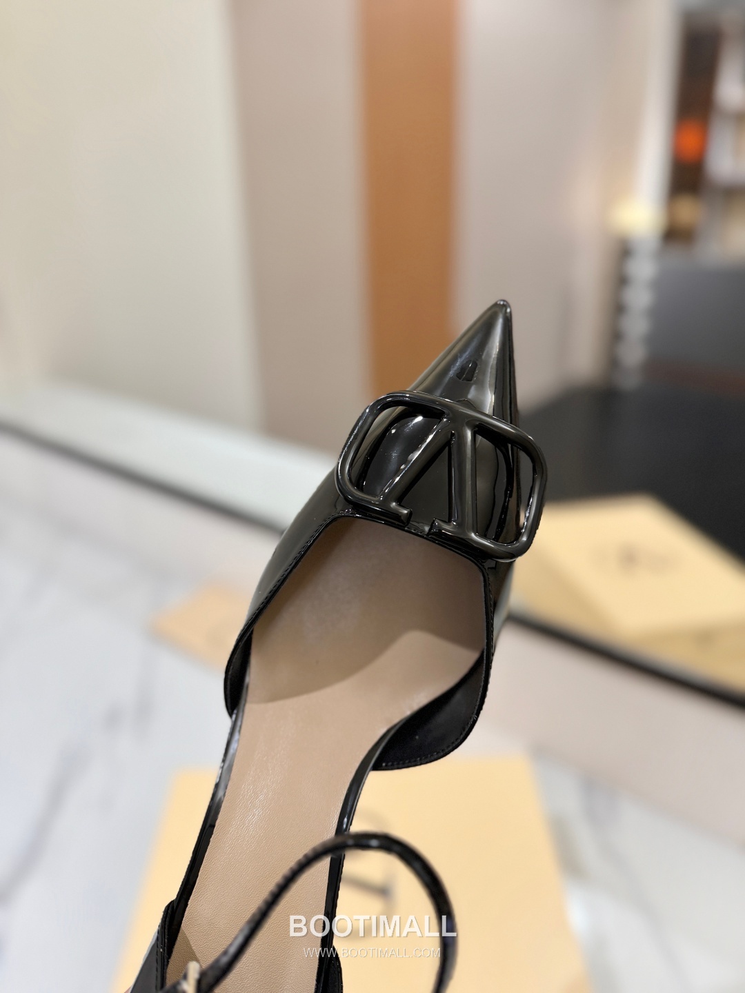 Valentino Garavani VLogo Patent Leather Slingback Pumps 발렌티노 가라바니 V로고 페이턴트 슬링백 펌프스 7