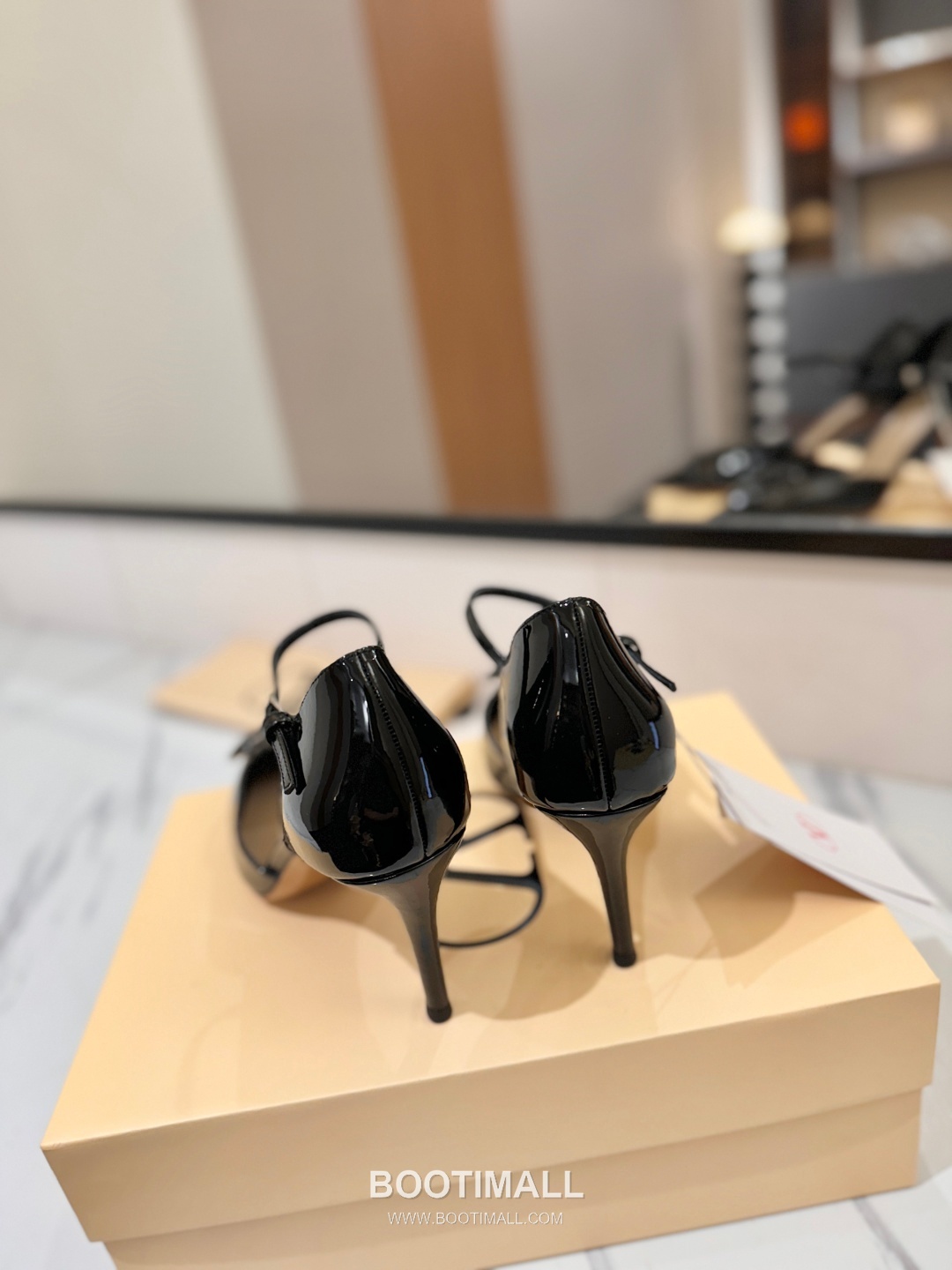 Valentino Garavani VLogo Patent Leather Slingback Pumps 발렌티노 가라바니 V로고 페이턴트 슬링백 펌프스 9