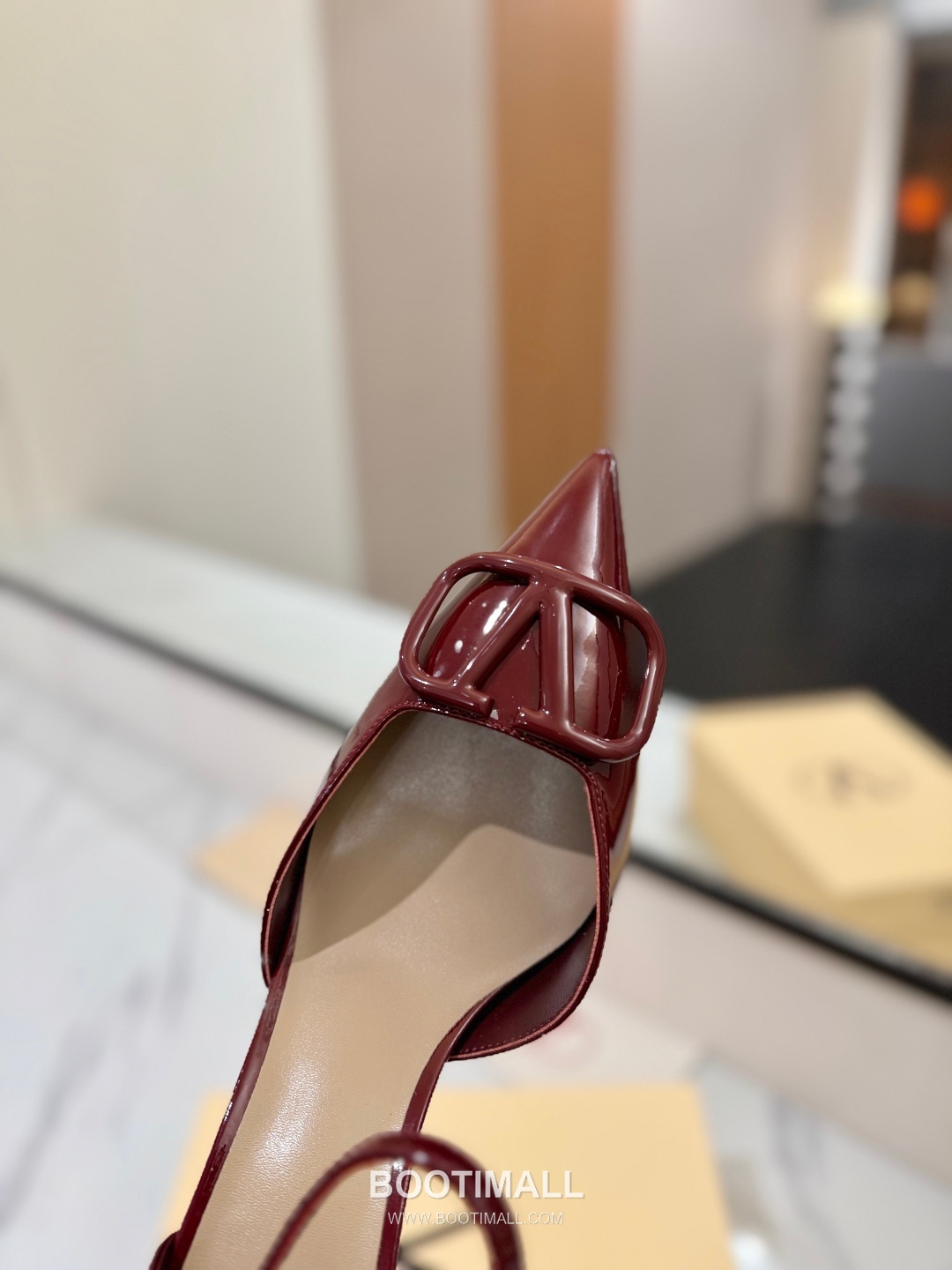 Valentino Garavani VLogo Patent Leather Slingback Pumps 발렌티노 가라바니 V로고 페이턴트 슬링백 펌프스 6