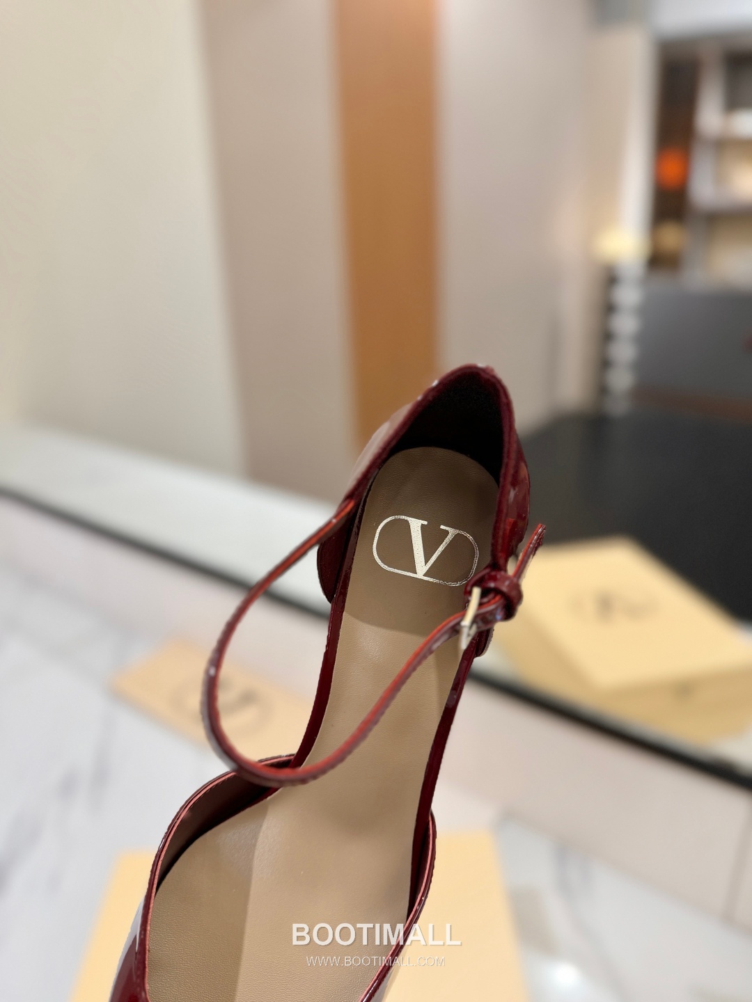 Valentino Garavani VLogo Patent Leather Slingback Pumps 발렌티노 가라바니 V로고 페이턴트 슬링백 펌프스 7