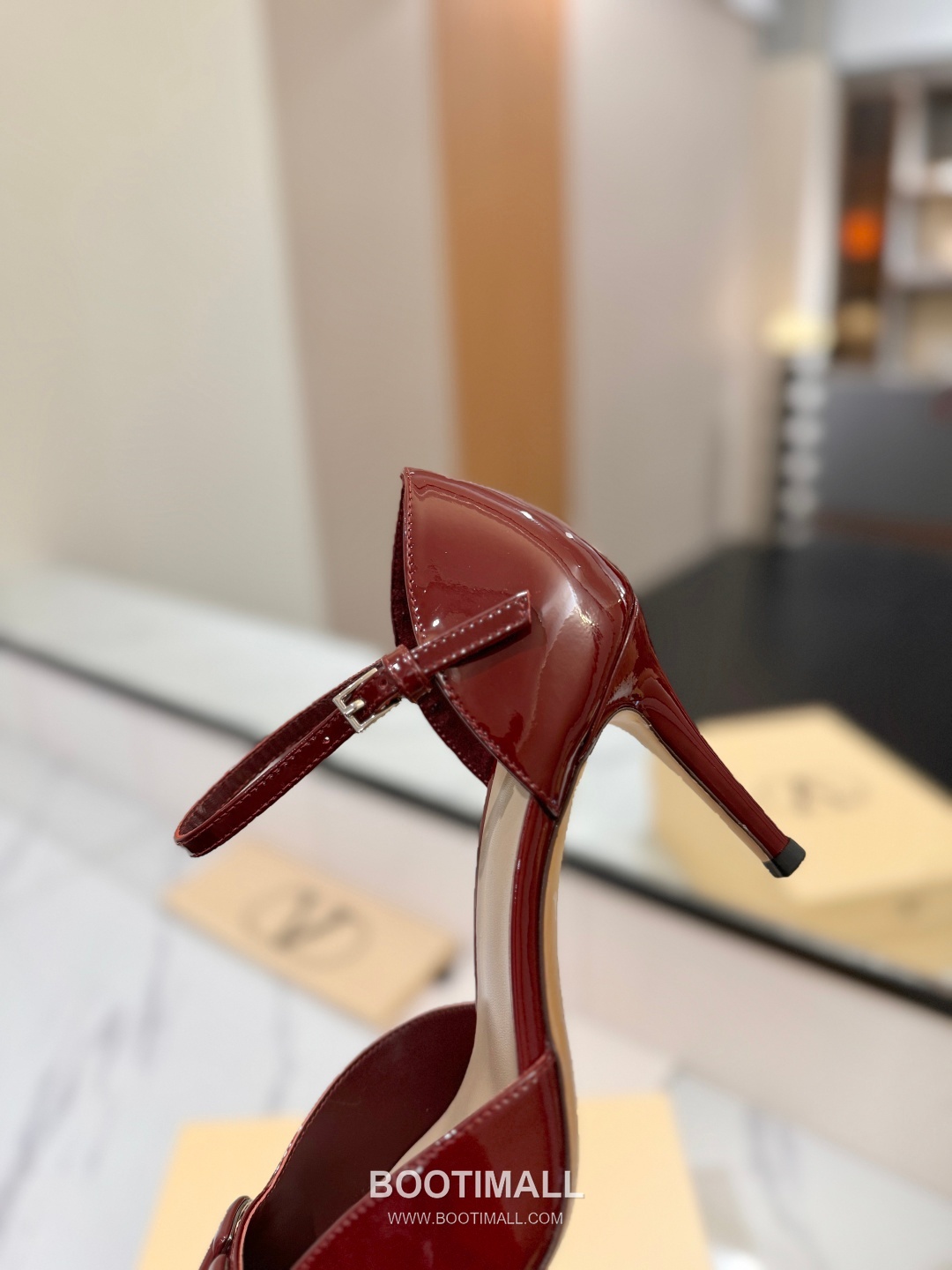 Valentino Garavani VLogo Patent Leather Slingback Pumps 발렌티노 가라바니 V로고 페이턴트 슬링백 펌프스 8