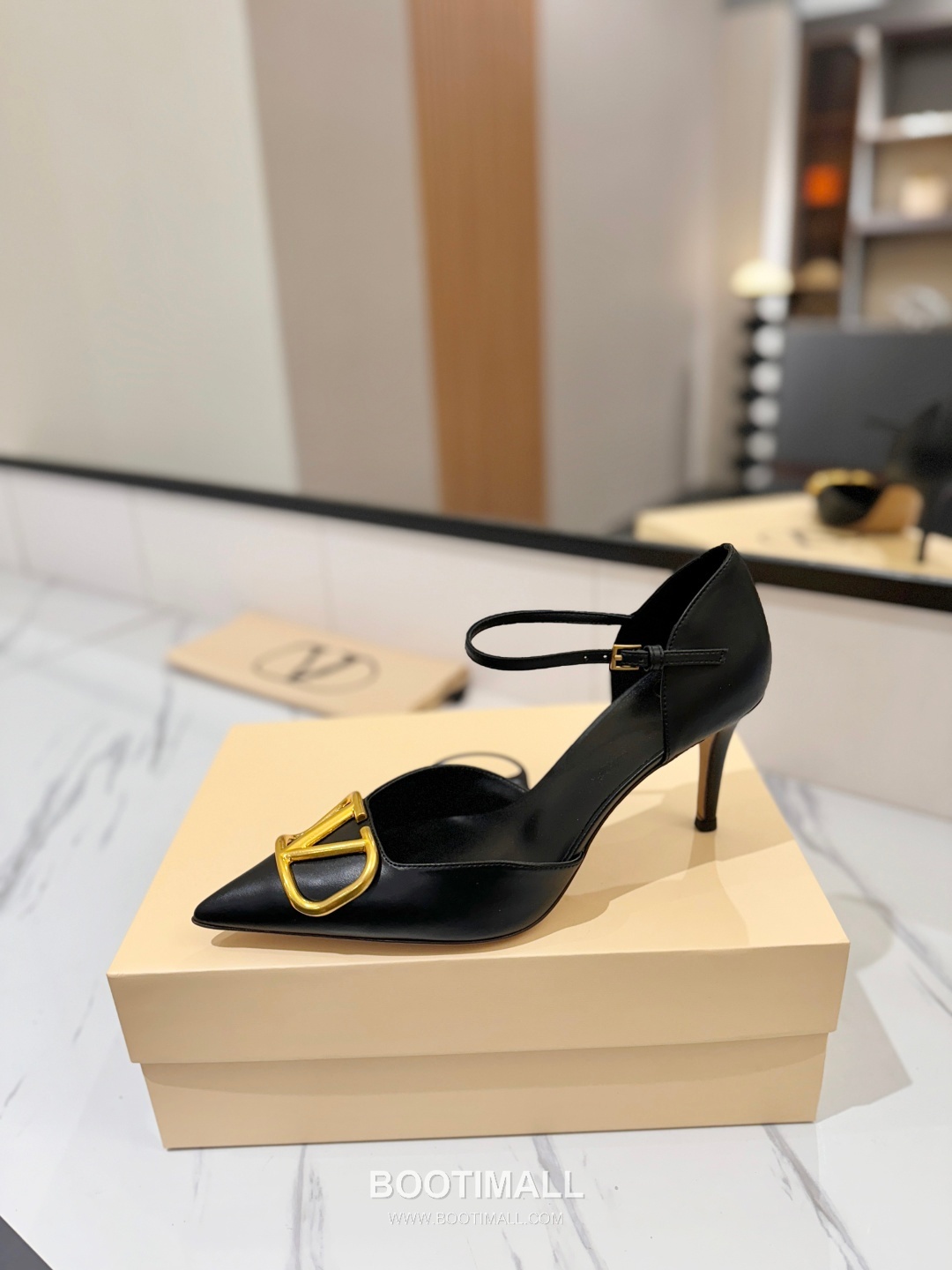 Valentino Garavani VLogo Patent Leather Slingback Pumps 발렌티노 가라바니 V로고 페이턴트 슬링백 펌프스 4