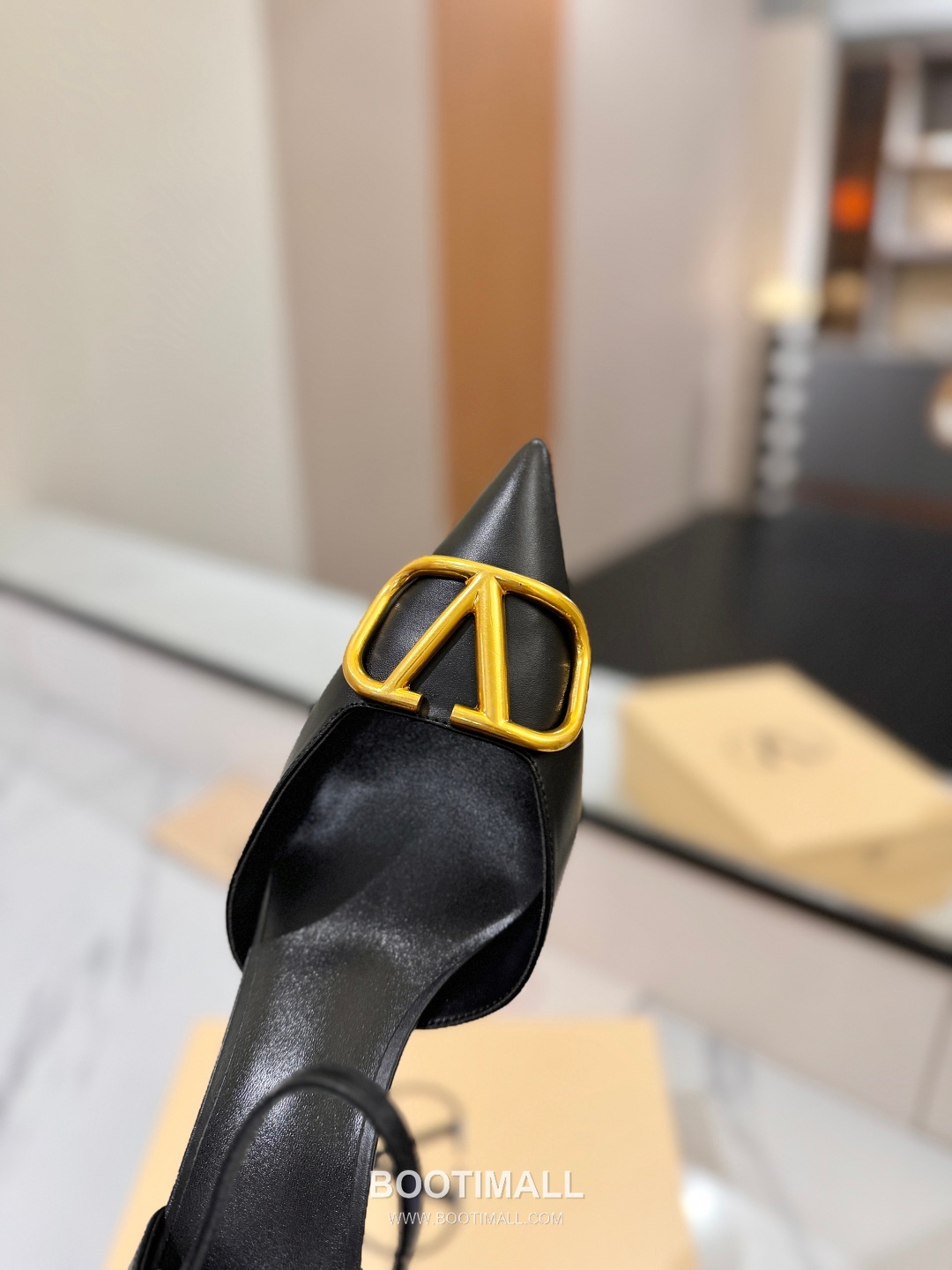 Valentino Garavani VLogo Patent Leather Slingback Pumps 발렌티노 가라바니 V로고 페이턴트 슬링백 펌프스 6