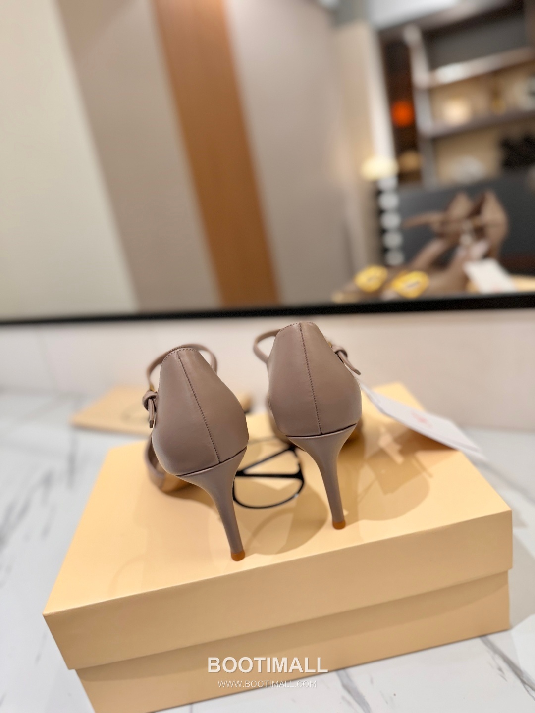 Valentino Garavani VLogo Patent Leather Slingback Pumps 발렌티노 가라바니 V로고 페이턴트 슬링백 펌프스 9