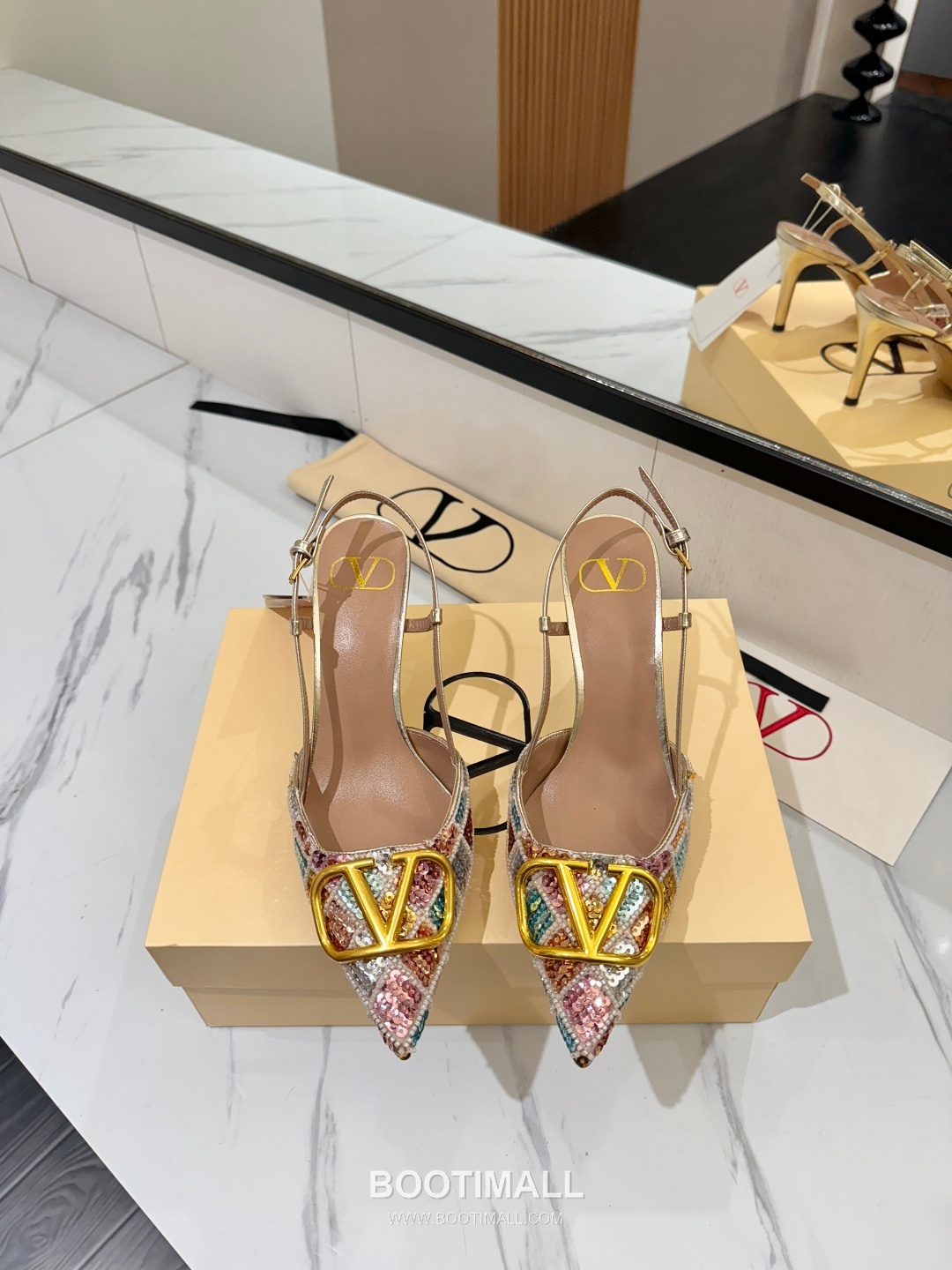 Valentino Garavani VLogo Patent Leather Slingback Pumps 발렌티노 가라바니 V로고 페이턴트 슬링백 펌프스 3
