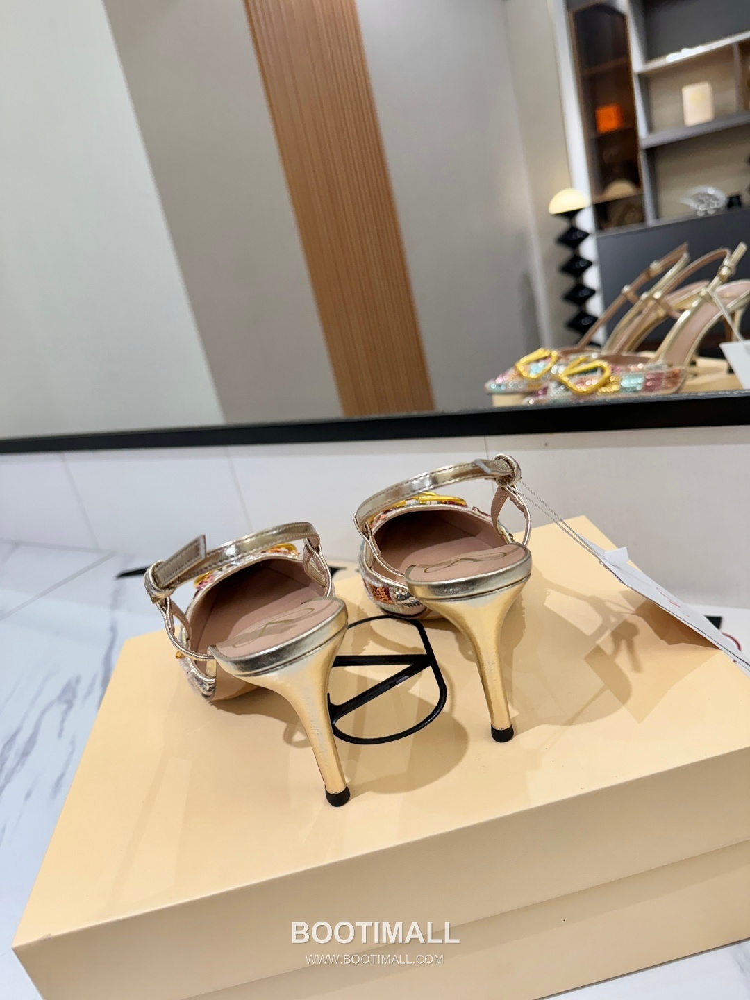 Valentino Garavani VLogo Patent Leather Slingback Pumps 발렌티노 가라바니 V로고 페이턴트 슬링백 펌프스 8