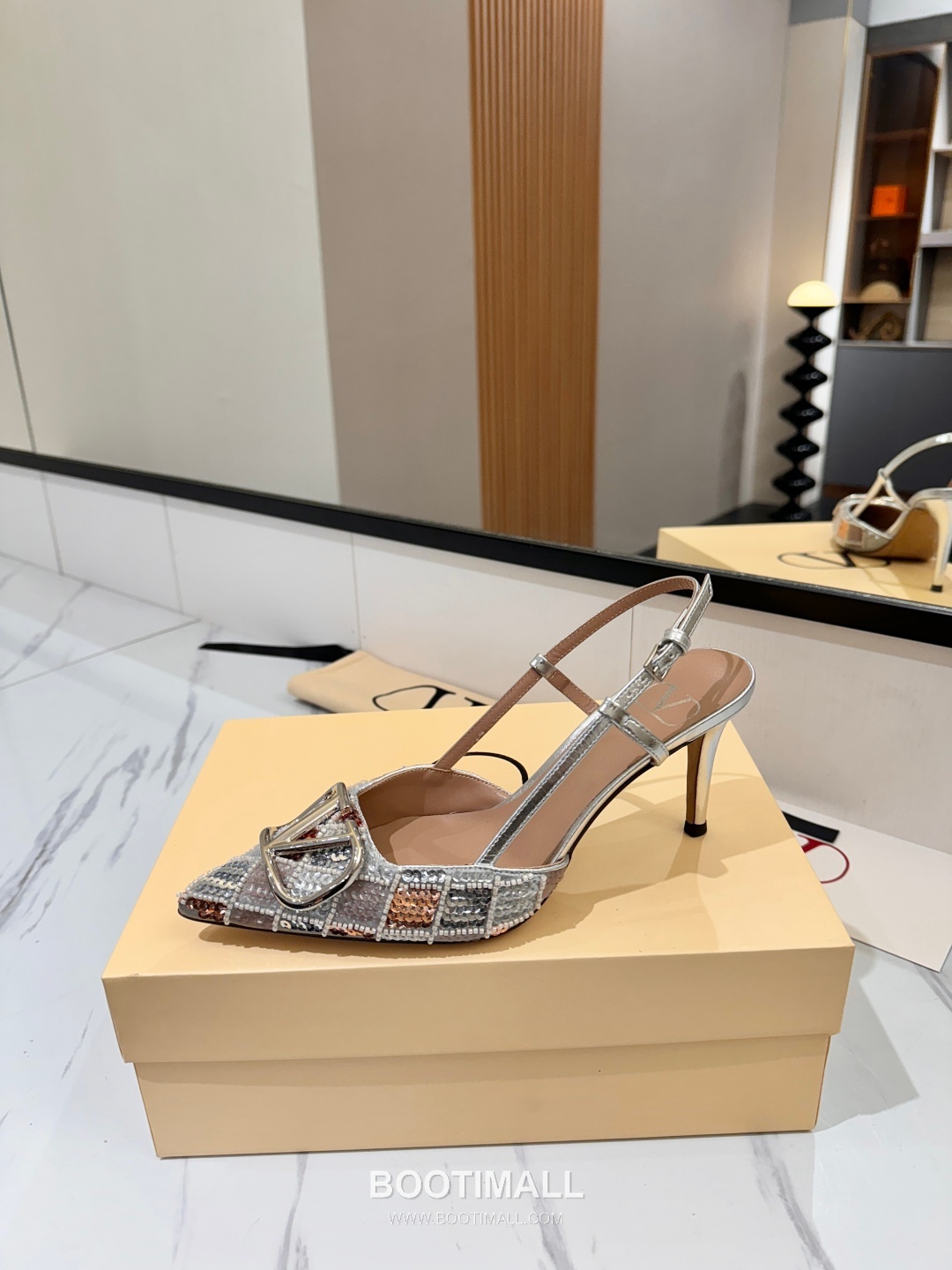 Valentino Garavani VLogo Patent Leather Slingback Pumps 발렌티노 가라바니 V로고 페이턴트 슬링백 펌프스 4
