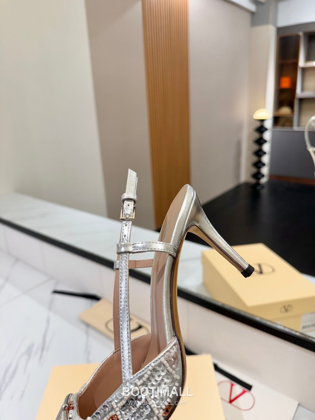 Valentino Garavani VLogo Patent Leather Slingback Pumps 발렌티노 가라바니 V로고 페이턴트 슬링백 펌프스 9