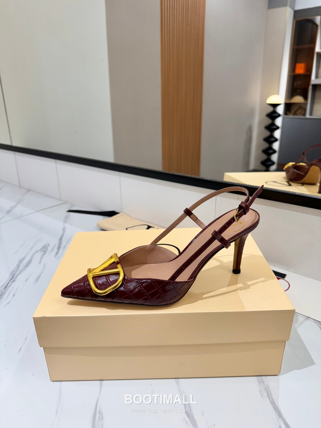 Valentino Garavani VLogo Patent Leather Slingback Pumps 발렌티노 가라바니 V로고 페이턴트 슬링백 펌프스 4