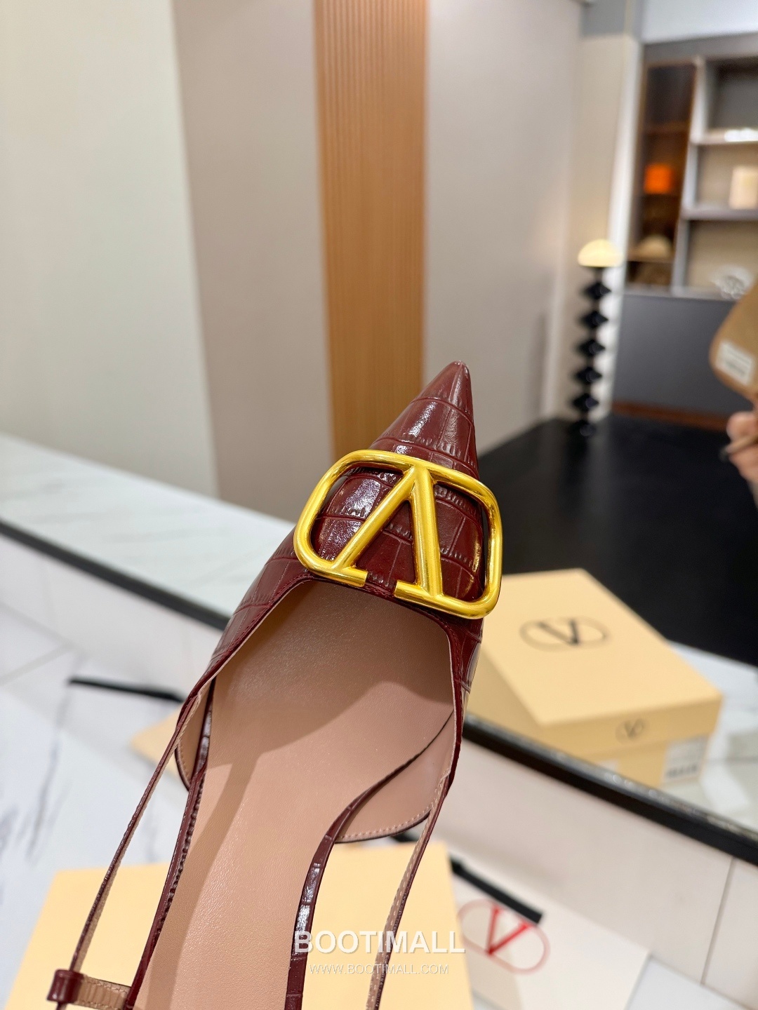 Valentino Garavani VLogo Patent Leather Slingback Pumps 발렌티노 가라바니 V로고 페이턴트 슬링백 펌프스 6