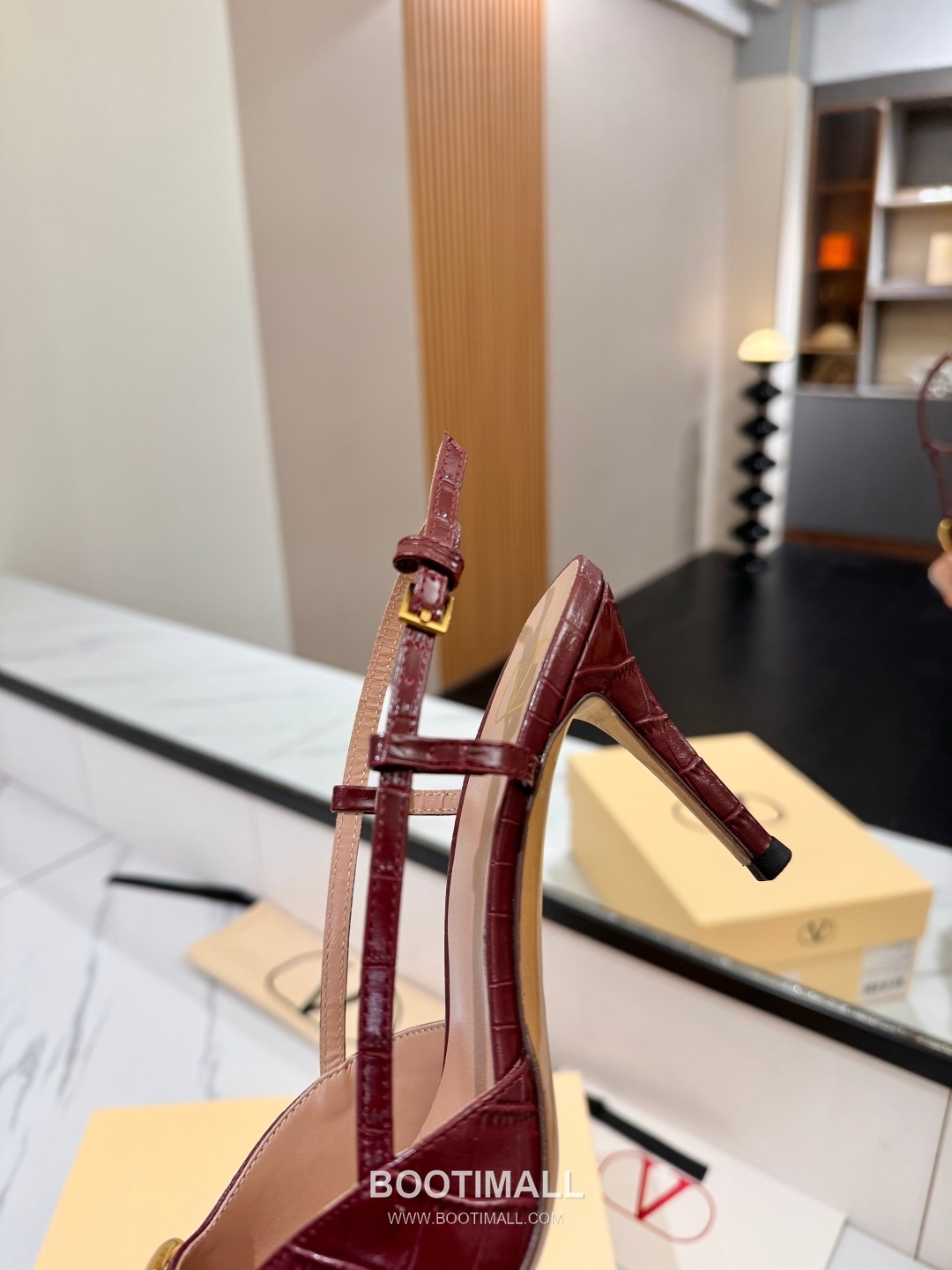 Valentino Garavani VLogo Patent Leather Slingback Pumps 발렌티노 가라바니 V로고 페이턴트 슬링백 펌프스 7