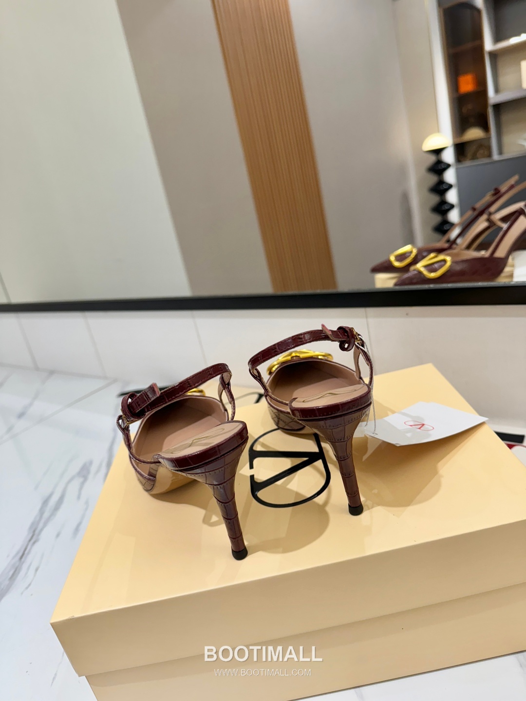 Valentino Garavani VLogo Patent Leather Slingback Pumps 발렌티노 가라바니 V로고 페이턴트 슬링백 펌프스 8