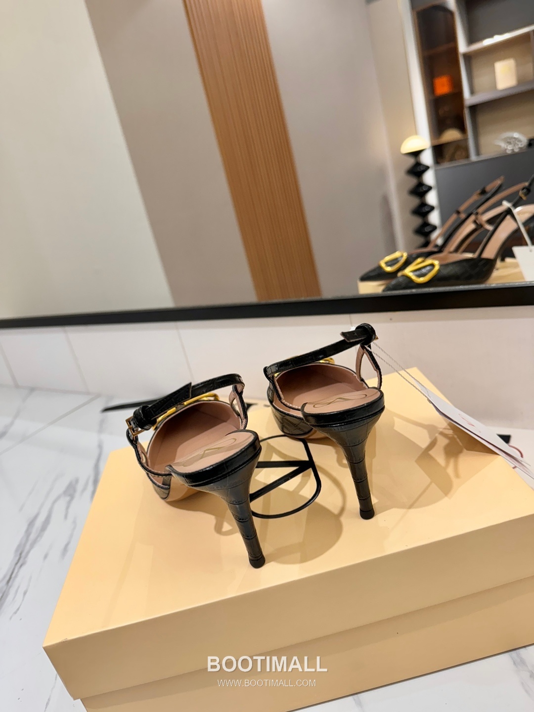 Valentino Garavani VLogo Patent Leather Slingback Pumps 발렌티노 가라바니 V로고 페이턴트 슬링백 펌프스 8