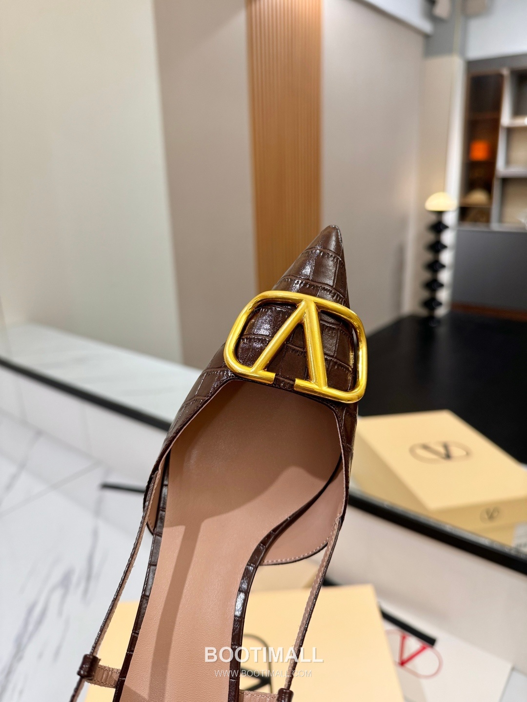 Valentino Garavani VLogo Patent Leather Slingback Pumps 발렌티노 가라바니 V로고 페이턴트 슬링백 펌프스 6