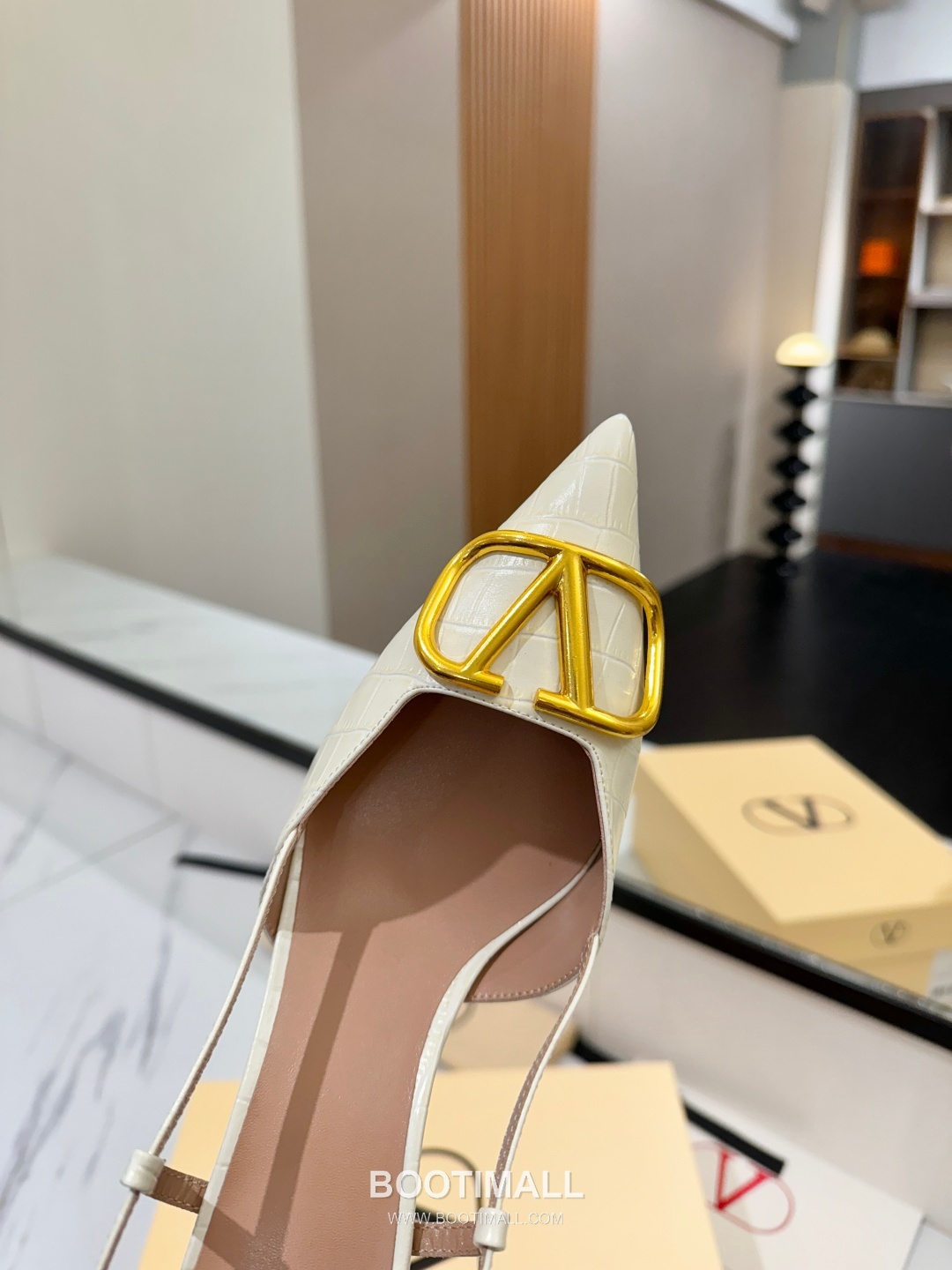 Valentino Garavani VLogo Patent Leather Slingback Pumps 발렌티노 가라바니 V로고 페이턴트 슬링백 펌프스 6