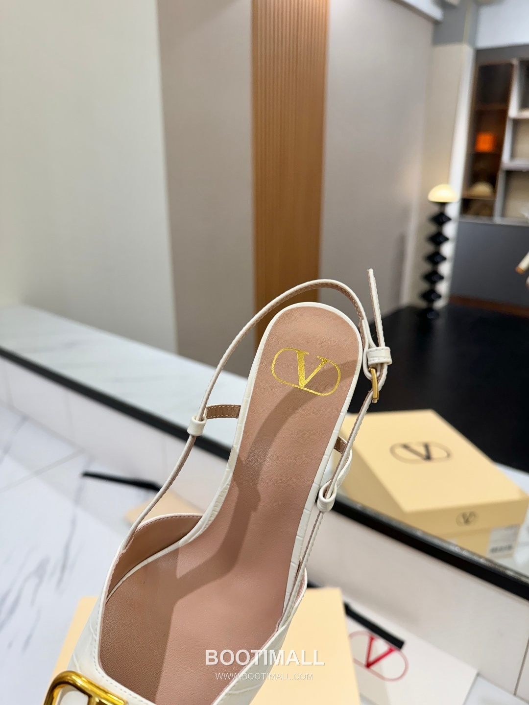 Valentino Garavani VLogo Patent Leather Slingback Pumps 발렌티노 가라바니 V로고 페이턴트 슬링백 펌프스 7