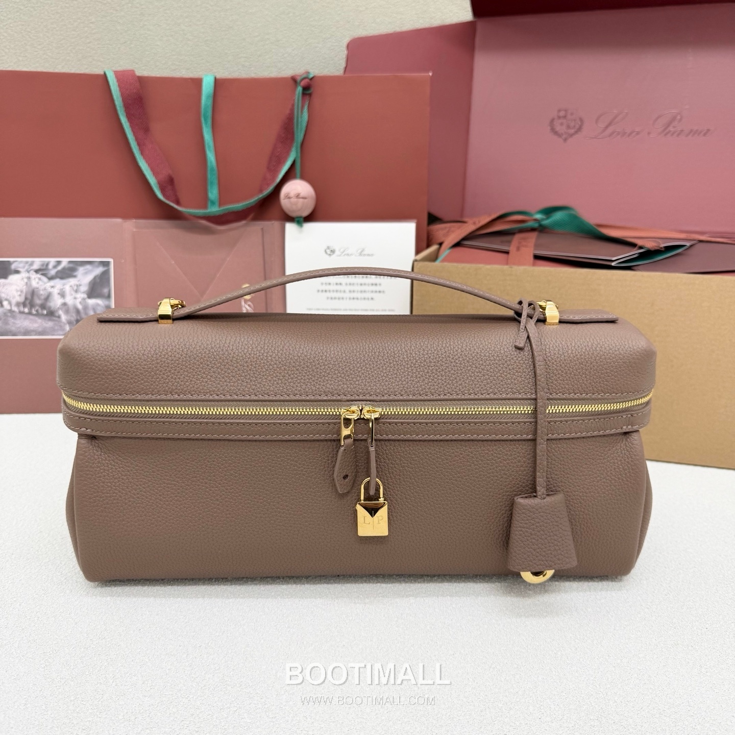 Loro Piana Extra Softy Bag L33 Top Handle Bag FAQ6591 로로피아나 엑스트라 소프티 백 L33 토트백 카프스킨 33cm 1
