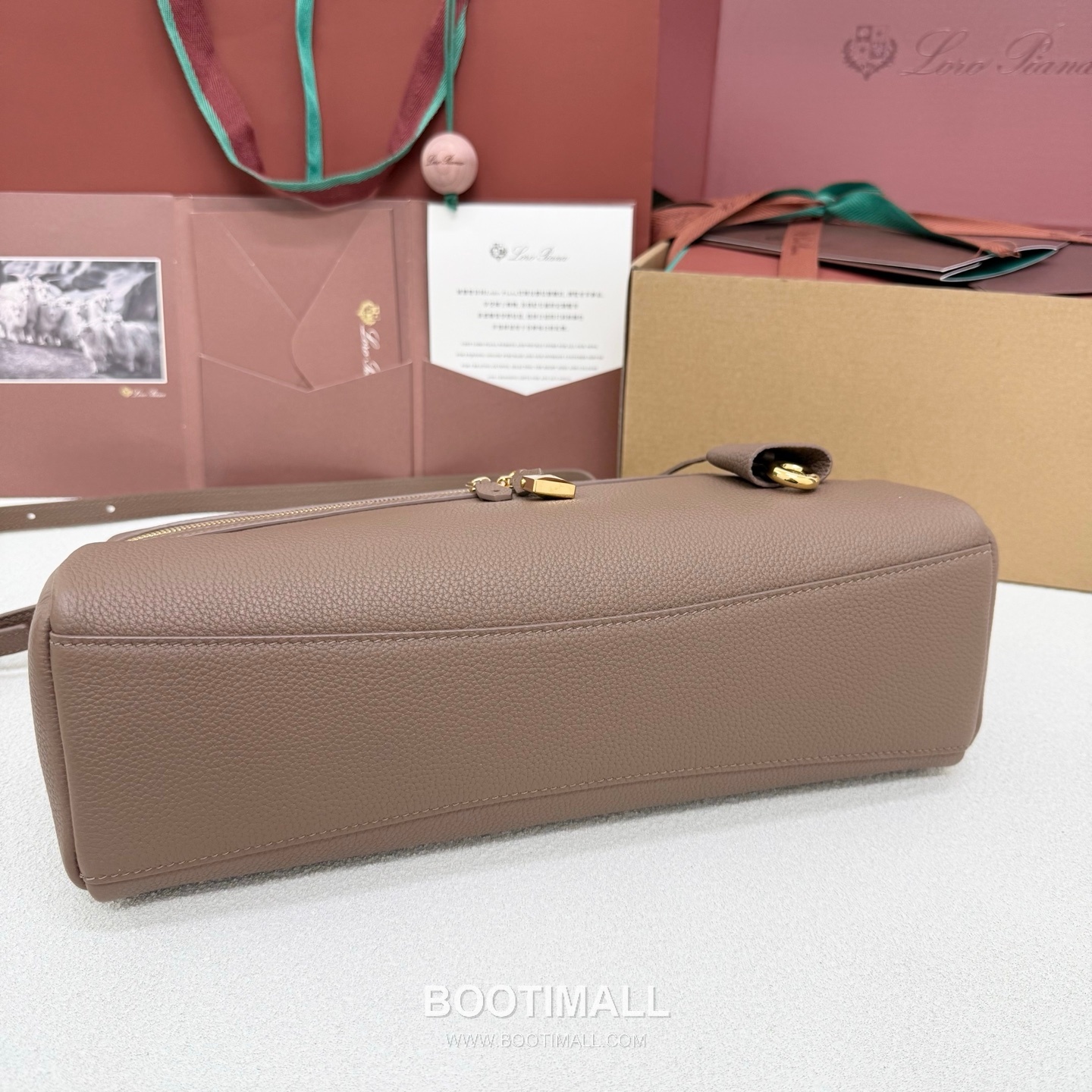 Loro Piana Extra Softy Bag L33 Top Handle Bag FAQ6591 로로피아나 엑스트라 소프티 백 L33 토트백 카프스킨 33cm 2