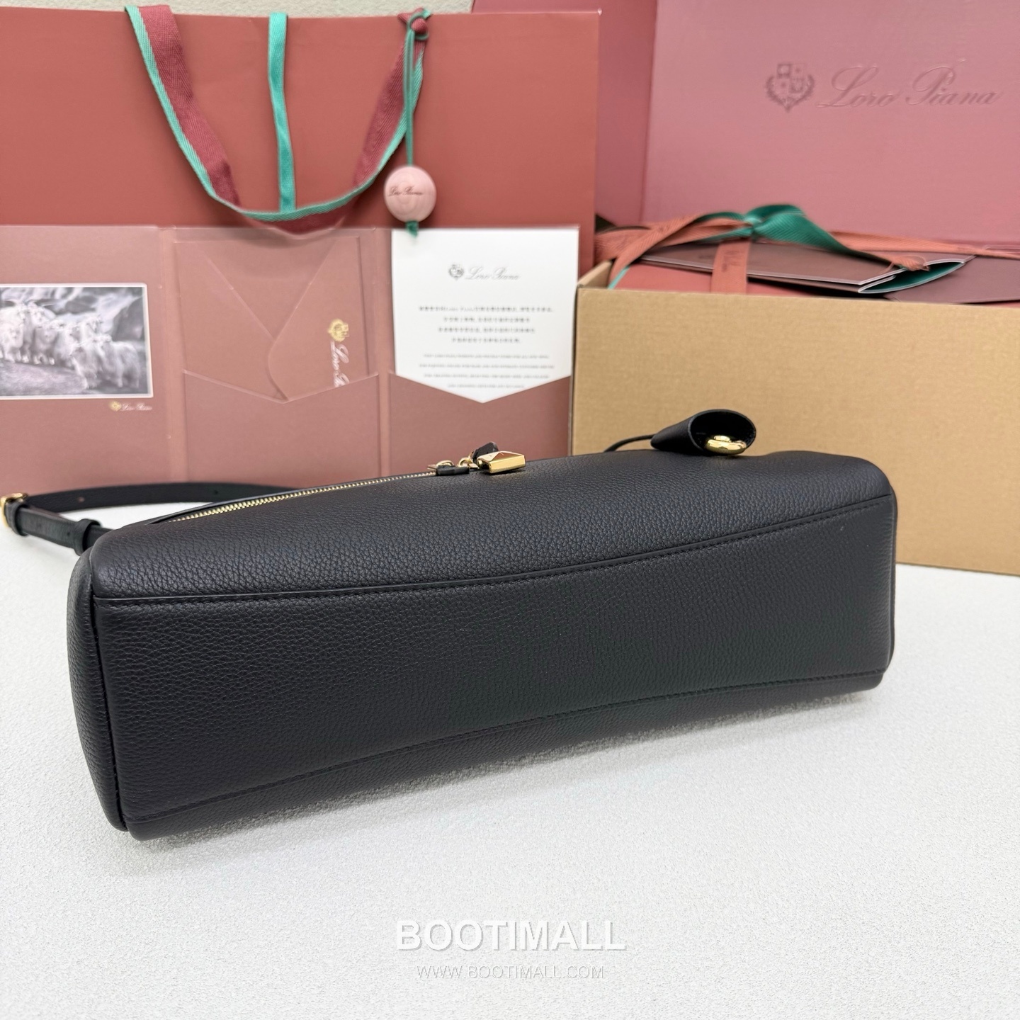 Loro Piana Extra Softy Bag L33 Top Handle Bag FAQ6591 로로피아나 엑스트라 소프티 백 L33 토트백 카프스킨 33cm 2