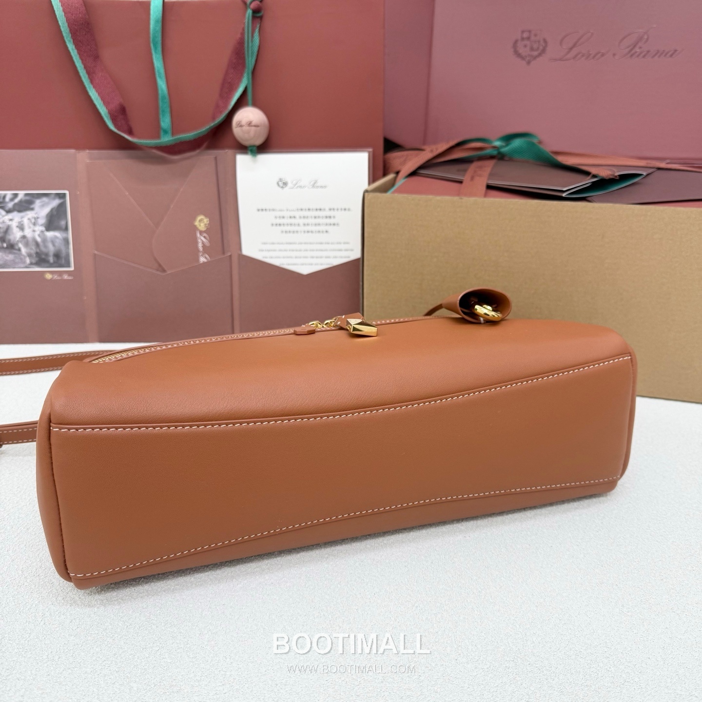 Loro Piana Extra Softy Bag L33 Top Handle Bag FAQ6591 로로피아나 엑스트라 소프티 백 L33 토트백 카프스킨 33cm 2