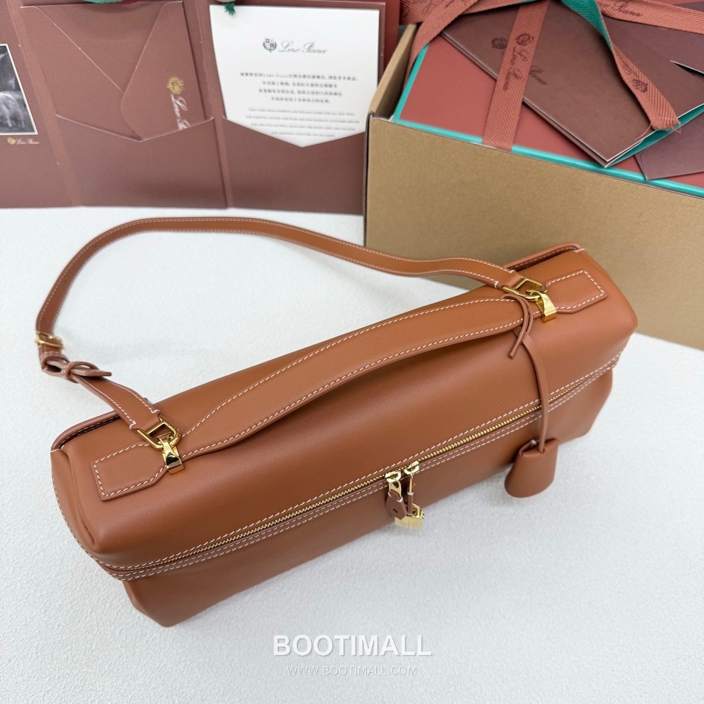 Loro Piana Extra Softy Bag L33 Top Handle Bag FAQ6591 로로피아나 엑스트라 소프티 백 L33 토트백 카프스킨 33cm 4