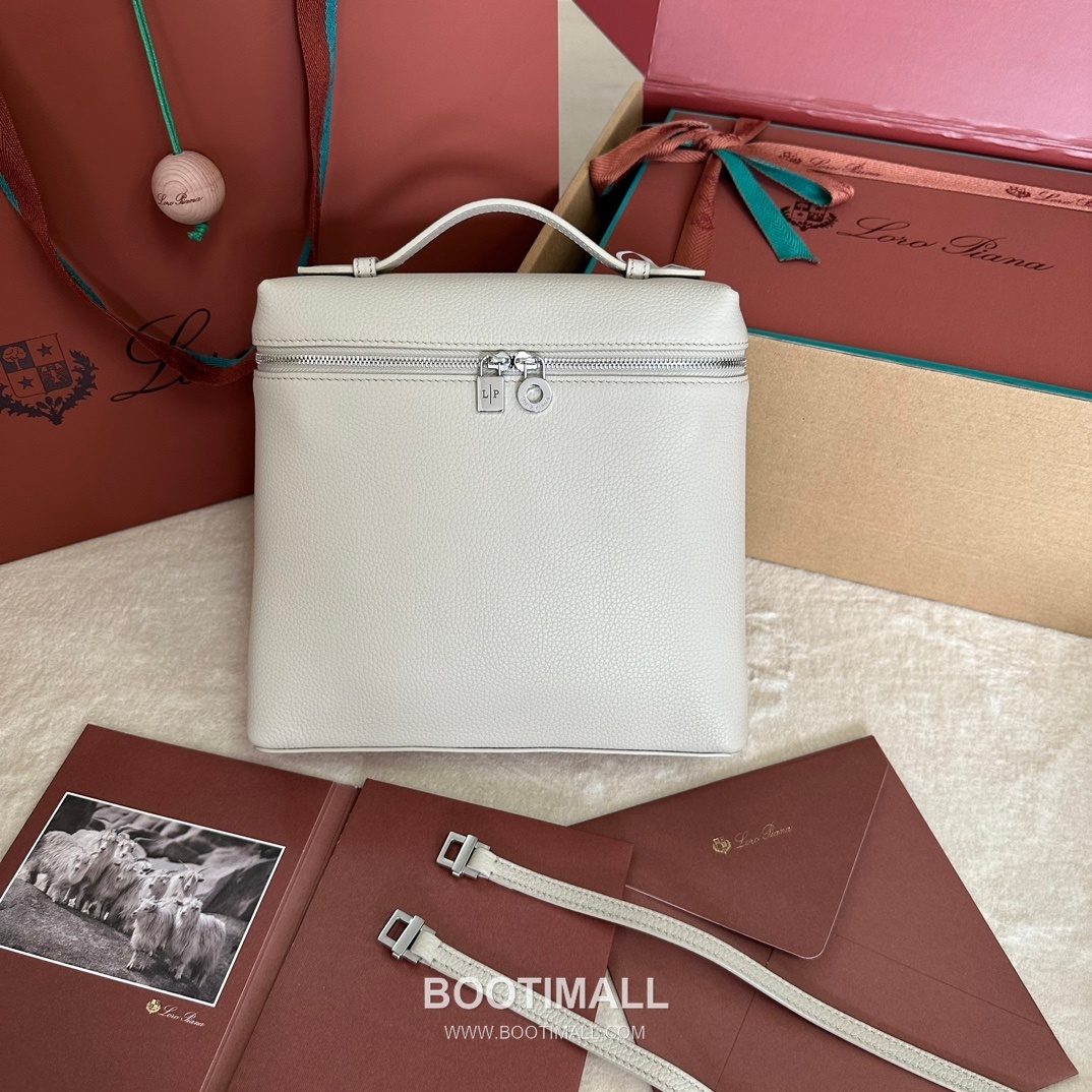 Loro Piana Extra Pocket Backpack FAM6491 로로피아나 엑스트라 포켓 백팩 카프스킨 23.5cm 1