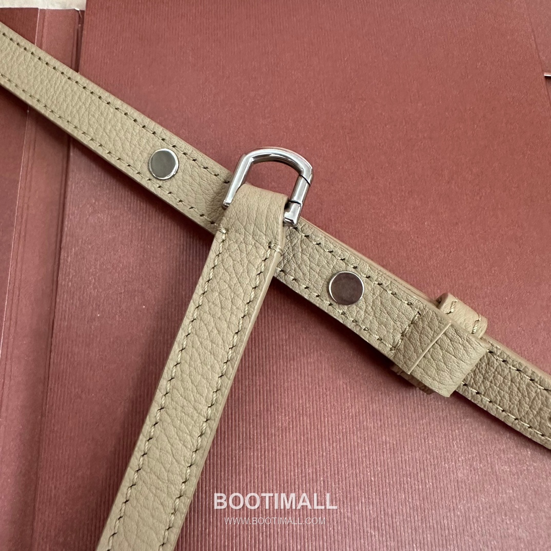 Loro Piana Extra Pocket L27 Clutch Bag FAI8 로로피아나 엑스트라 포켓 L27 클러치백 카프스킨 27cm 8