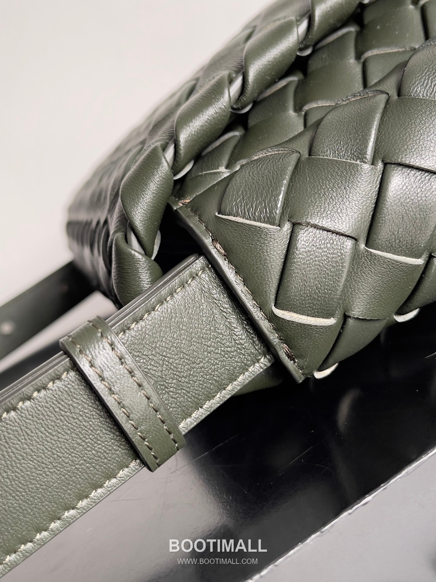 Bottega Veneta Cobble Woven Leather Shoulder Bag 보테가베네타 코블 위빙 레더 숄더백 44cm 5