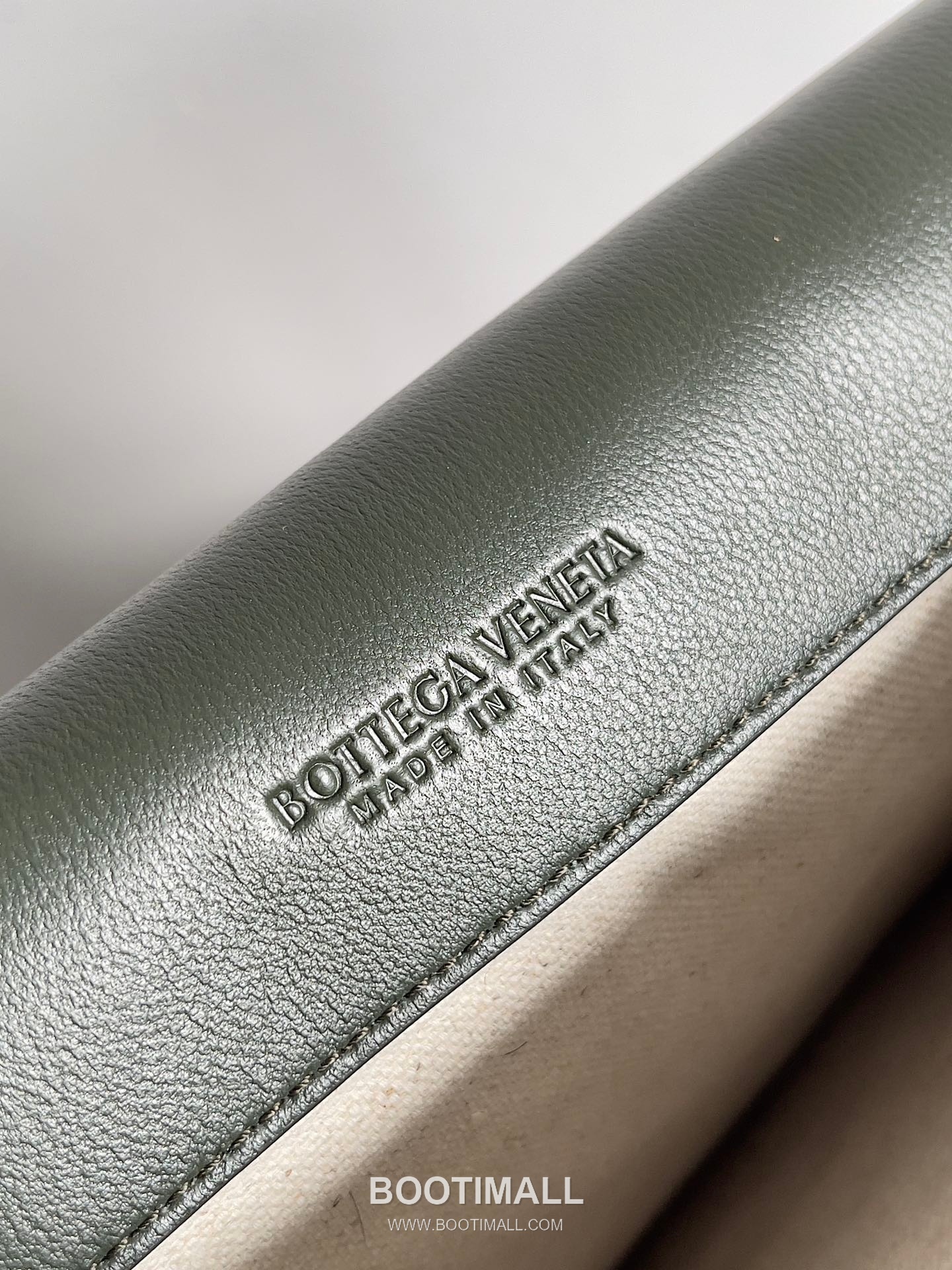 Bottega Veneta Cobble Woven Leather Shoulder Bag 보테가베네타 코블 위빙 레더 숄더백 44cm 8