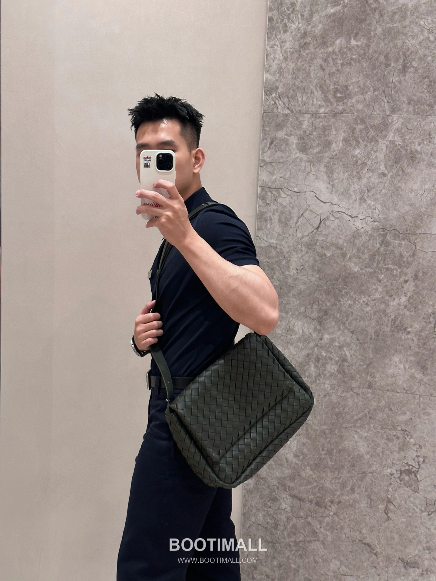 Bottega Veneta Cobble Intrecciato Woven Leather Shoulder Bag 보테가베네타 코블 인트레치아토 위빙 레더 숄더백 44cm 4