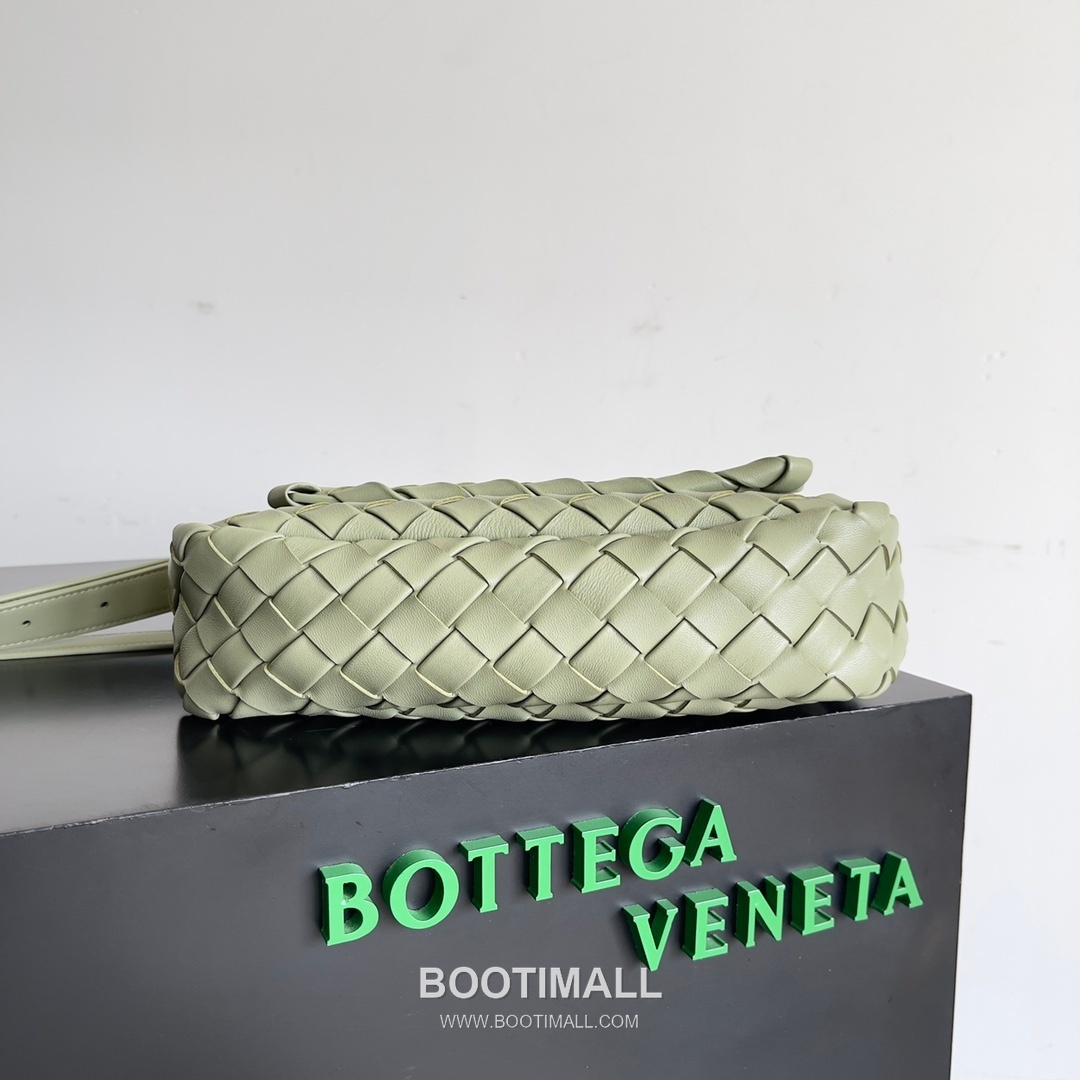 Bottega Veneta Cobble Small Woven Leather Crossbody Bag 보테가베네타 코블 스몰 위빙 레더 크로스백 27cm 4