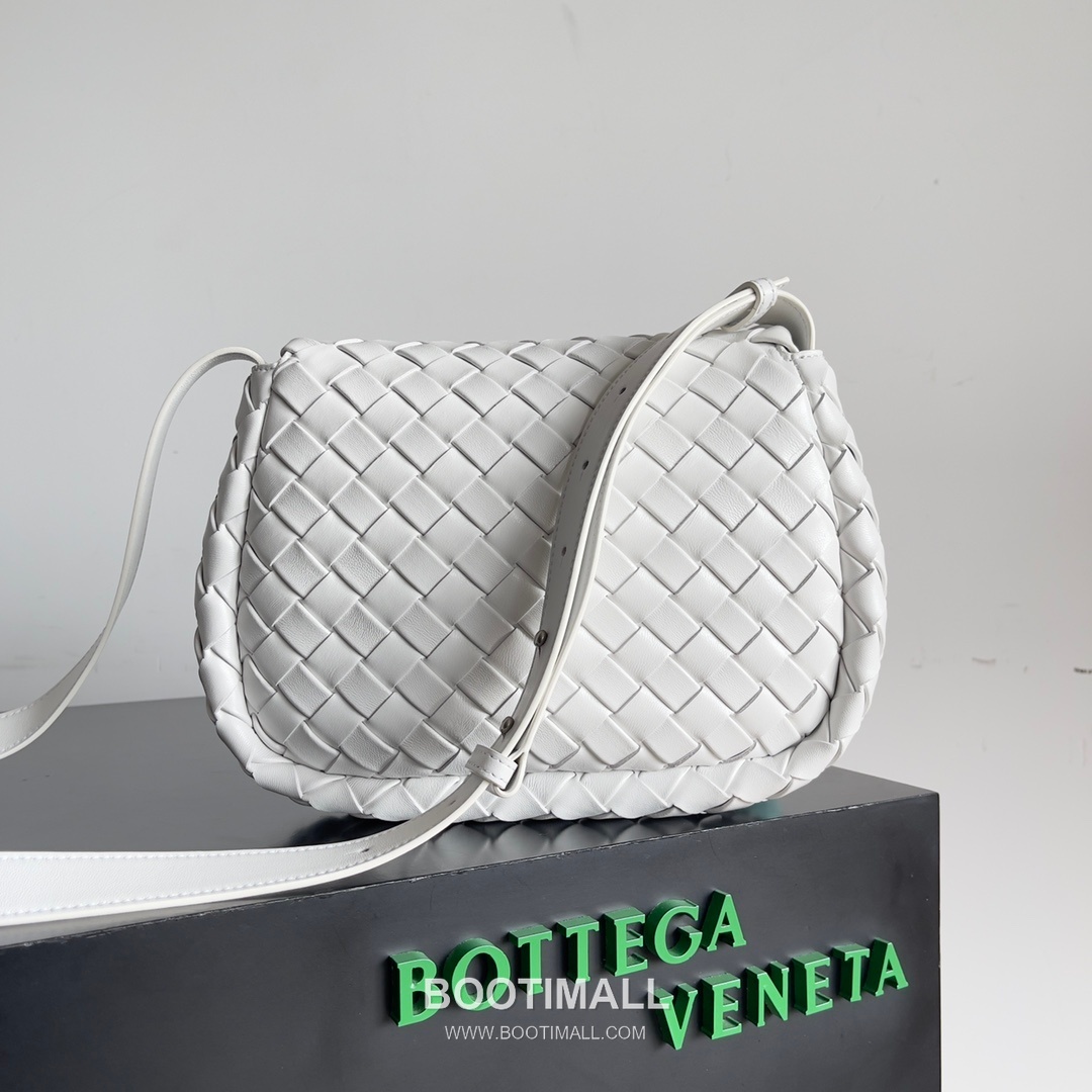 Bottega Veneta Cobble Small Woven Leather Crossbody Bag 보테가베네타 코블 스몰 위빙 레더 크로스백 27cm 2