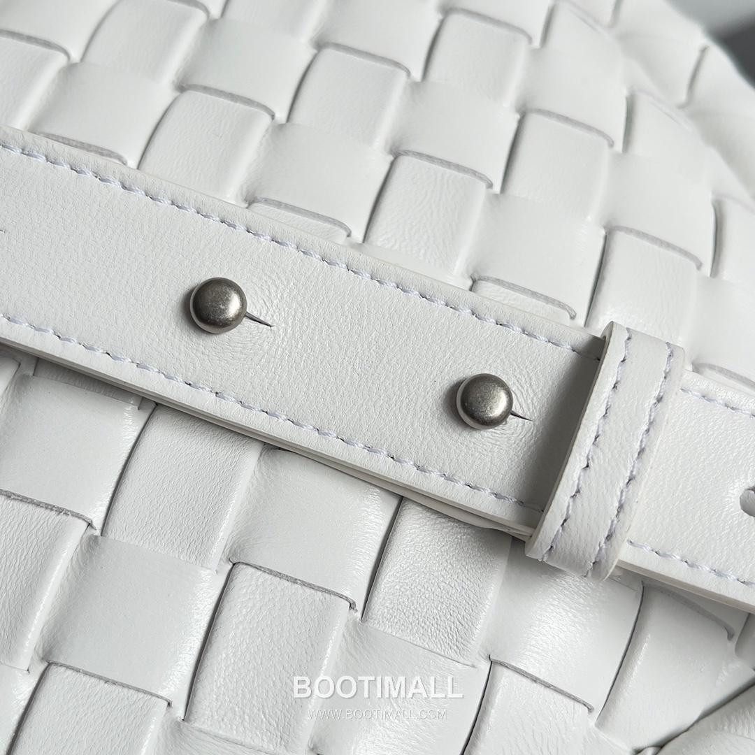 Bottega Veneta Cobble Small Woven Leather Crossbody Bag 보테가베네타 코블 스몰 위빙 레더 크로스백 27cm 5
