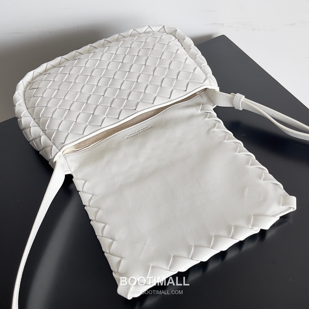 Bottega Veneta Cobble Small Woven Leather Crossbody Bag 보테가베네타 코블 스몰 위빙 레더 크로스백 27cm 6