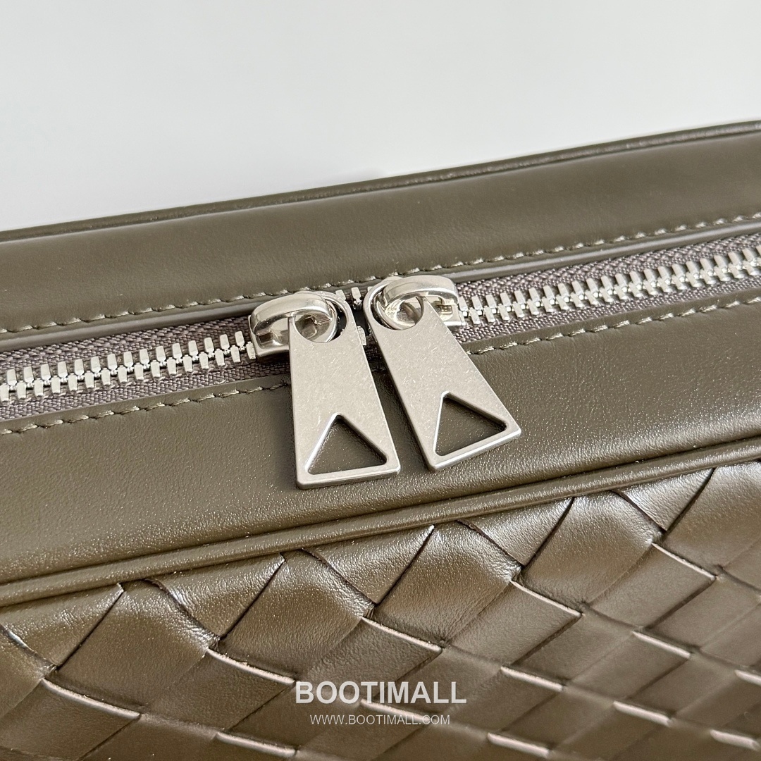 Bottega Veneta Intrecciato Woven Leather Camera Bag 보테가베네타 인트레치아토 위빙 레더 카메라백 24.5cm 5