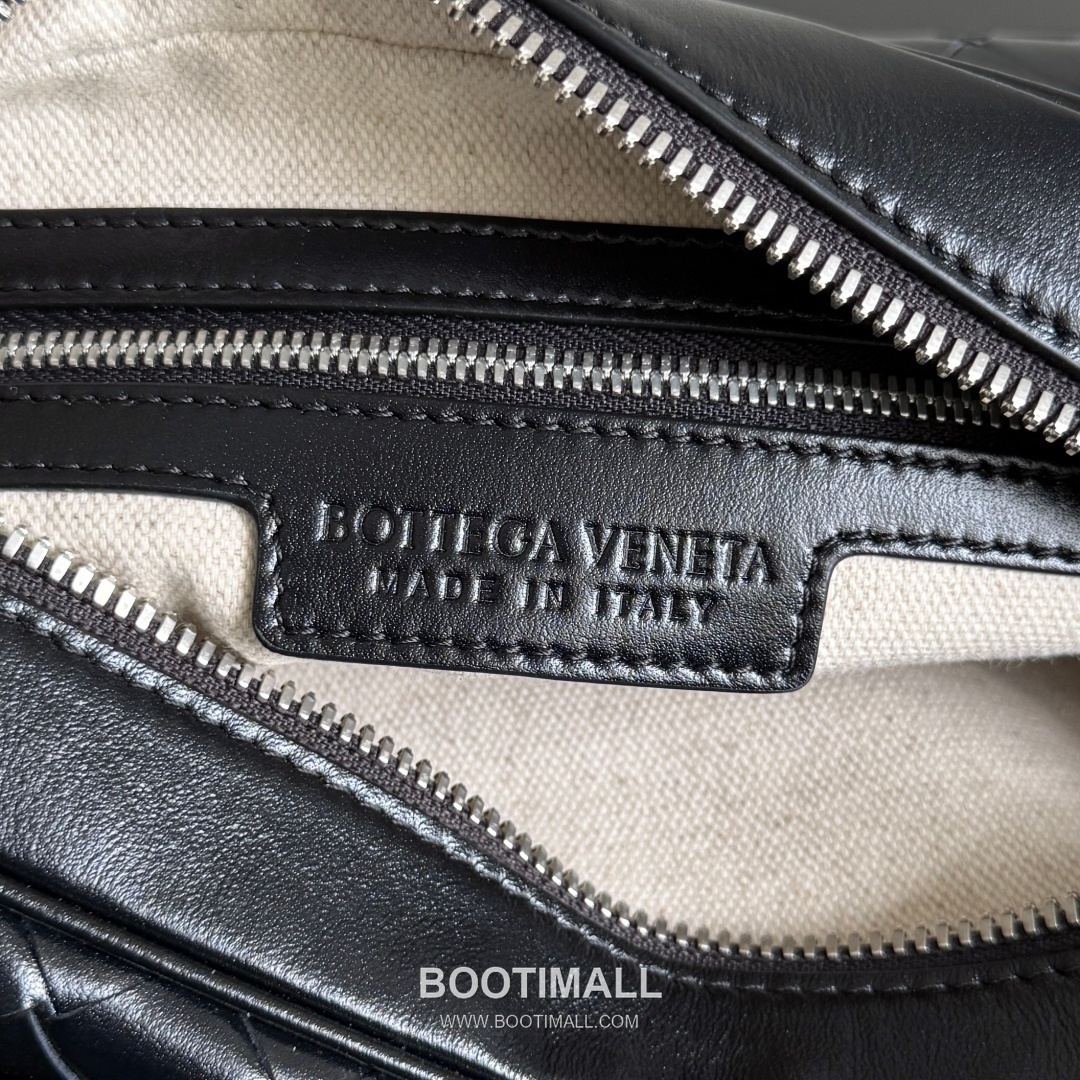 Bottega Veneta Intrecciato Woven Leather Camera Bag 보테가베네타 인트레치아토 위빙 레더 카메라백 24.5cm 9