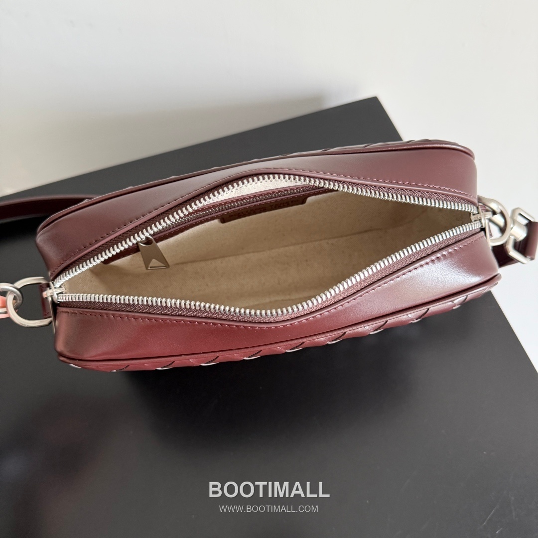 Bottega Veneta Intrecciato Woven Leather Camera Bag 보테가베네타 인트레치아토 위빙 레더 카메라백 24.5cm 7