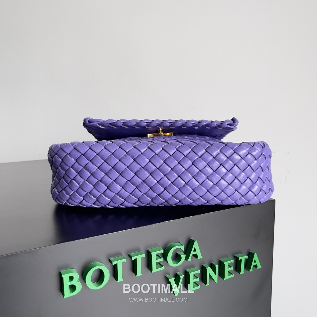 Bottega Veneta Small Cabat Intrecciato Woven Leather Shoulder Bag 보테가베네타 스몰 카바 인트레치아토 위빙 레더 숄더백 26cm 4