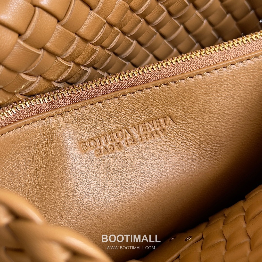 Bottega Veneta Small Cabat Intrecciato Woven Leather Shoulder Bag 보테가베네타 스몰 카바 인트레치아토 위빙 레더 숄더백 26cm 8
