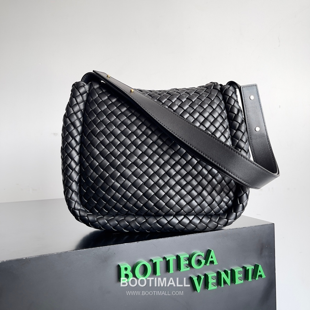Bottega Veneta Small Cabat Intrecciato Woven Leather Shoulder Bag 보테가베네타 스몰 카바 인트레치아토 위빙 레더 숄더백 26cm 2