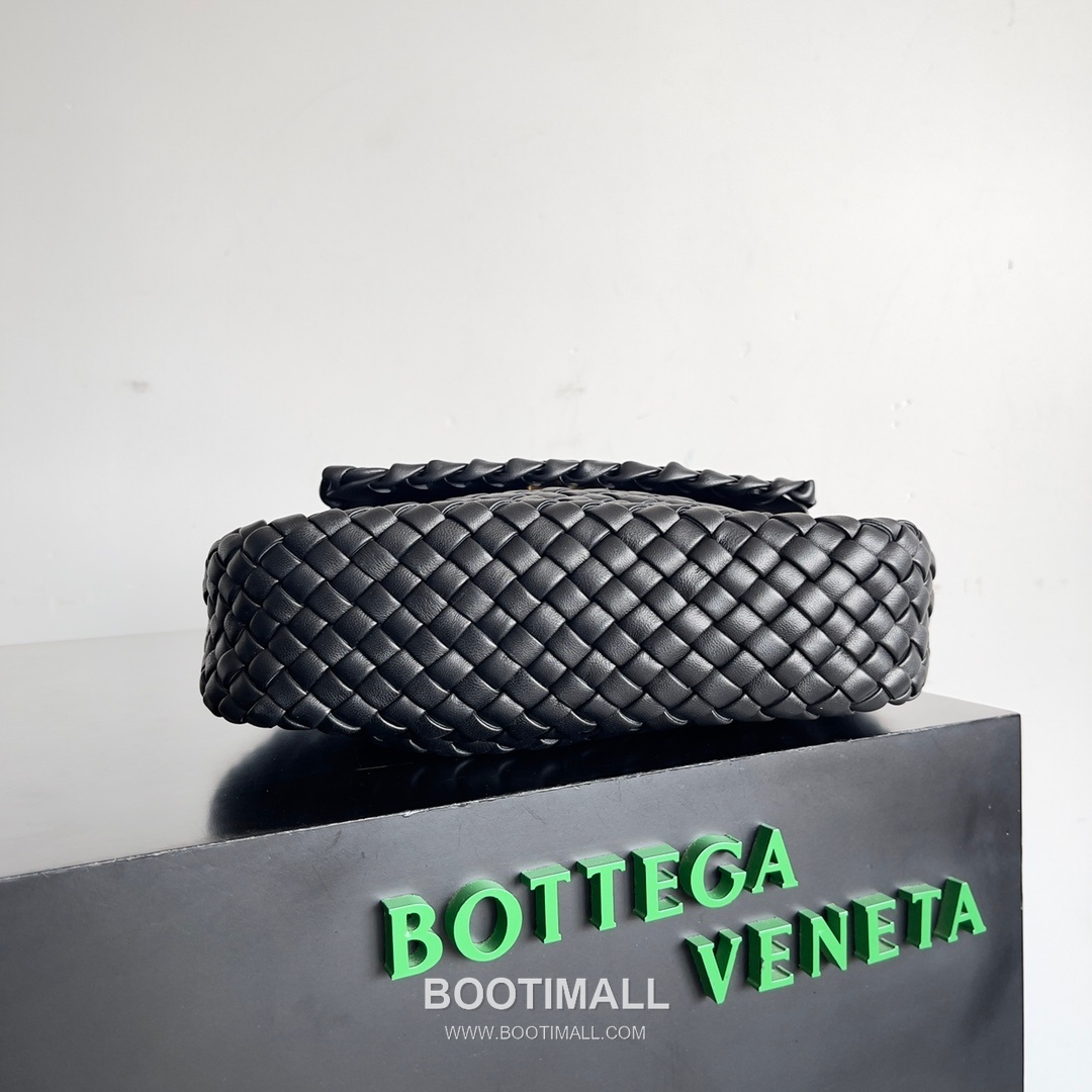 Bottega Veneta Small Cabat Intrecciato Woven Leather Shoulder Bag 보테가베네타 스몰 카바 인트레치아토 위빙 레더 숄더백 26cm 4