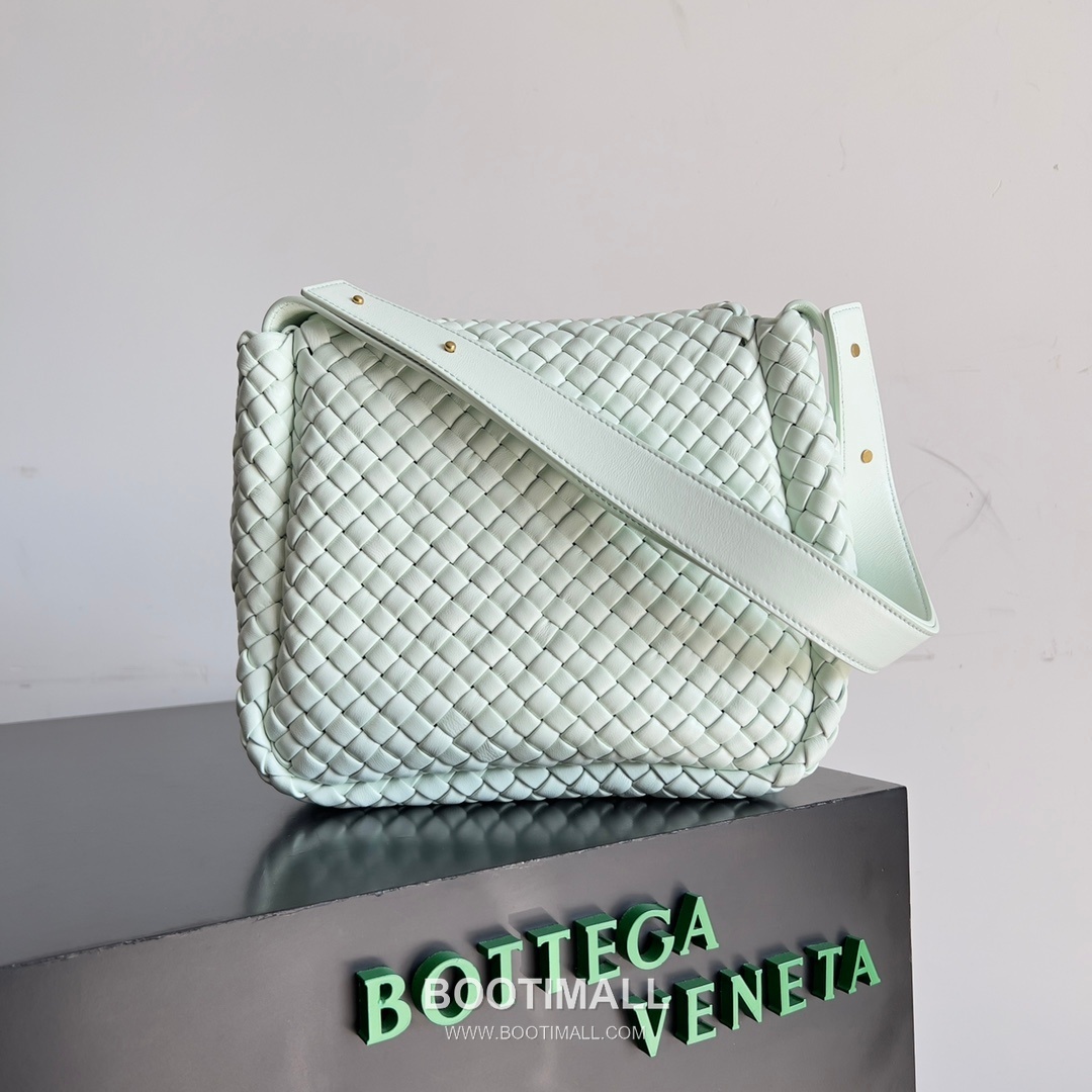 Bottega Veneta Small Cabat Intrecciato Woven Leather Shoulder Bag 보테가베네타 스몰 카바 인트레치아토 위빙 레더 숄더백 26cm 2