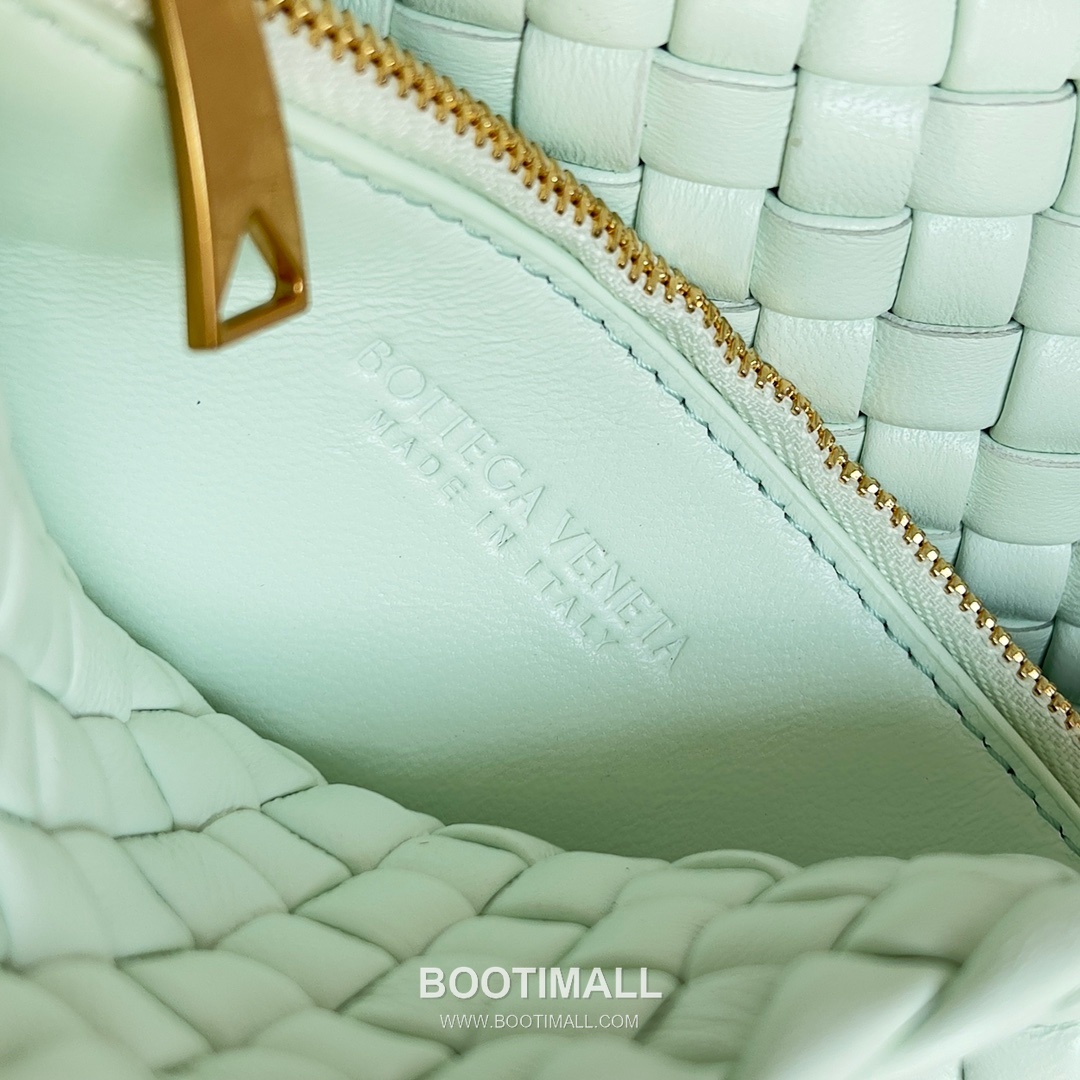 Bottega Veneta Small Cabat Intrecciato Woven Leather Shoulder Bag 보테가베네타 스몰 카바 인트레치아토 위빙 레더 숄더백 26cm 8