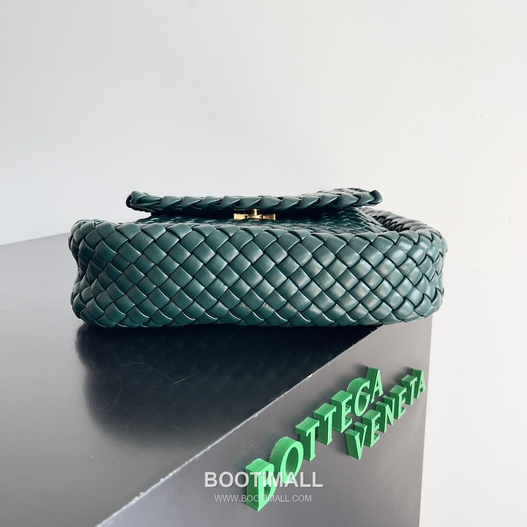 Bottega Veneta Small Cabat Intrecciato Woven Leather Shoulder Bag 보테가베네타 스몰 카바 인트레치아토 위빙 레더 숄더백 26cm 3