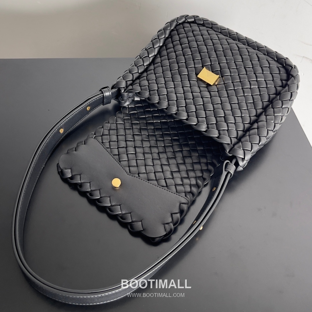 Bottega Veneta Mini Cobble Intrecciato Woven Leather Crossbody Bag 보테가베네타 미니 코블 인트레치아토 위빙 레더 크로스백 19cm 5