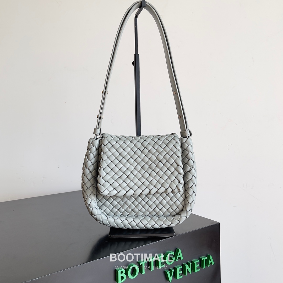 Bottega Veneta Mini Cobble Intrecciato Woven Leather Crossbody Bag 보테가베네타 미니 코블 인트레치아토 위빙 레더 크로스백 19cm 1