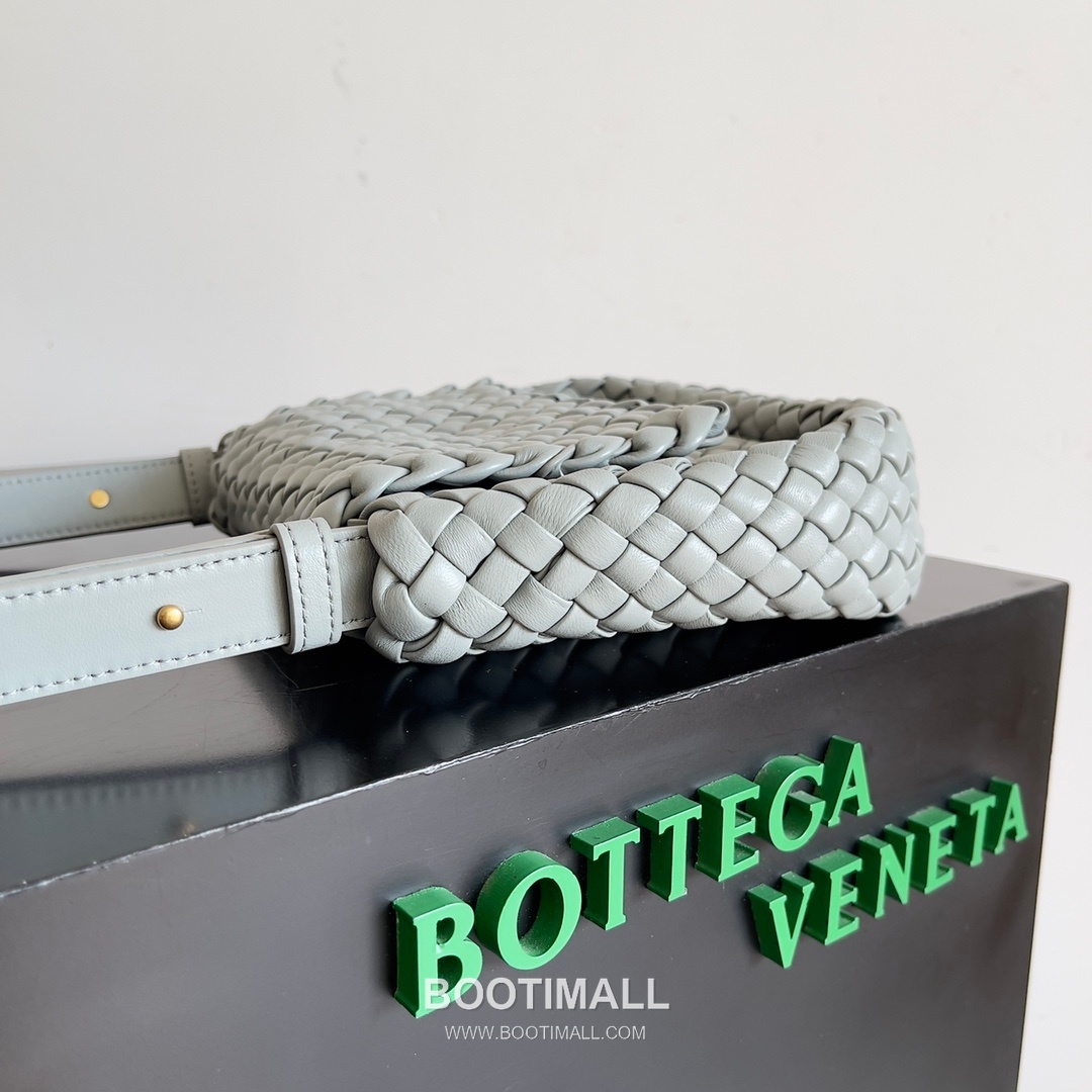 Bottega Veneta Mini Cobble Intrecciato Woven Leather Crossbody Bag 보테가베네타 미니 코블 인트레치아토 위빙 레더 크로스백 19cm 4