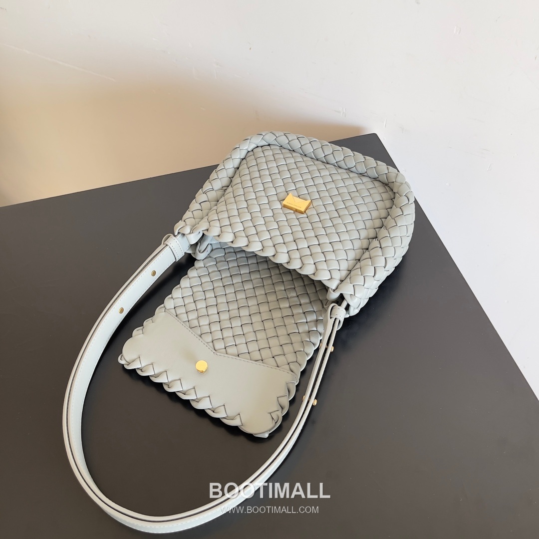 Bottega Veneta Mini Cobble Intrecciato Woven Leather Crossbody Bag 보테가베네타 미니 코블 인트레치아토 위빙 레더 크로스백 19cm 5