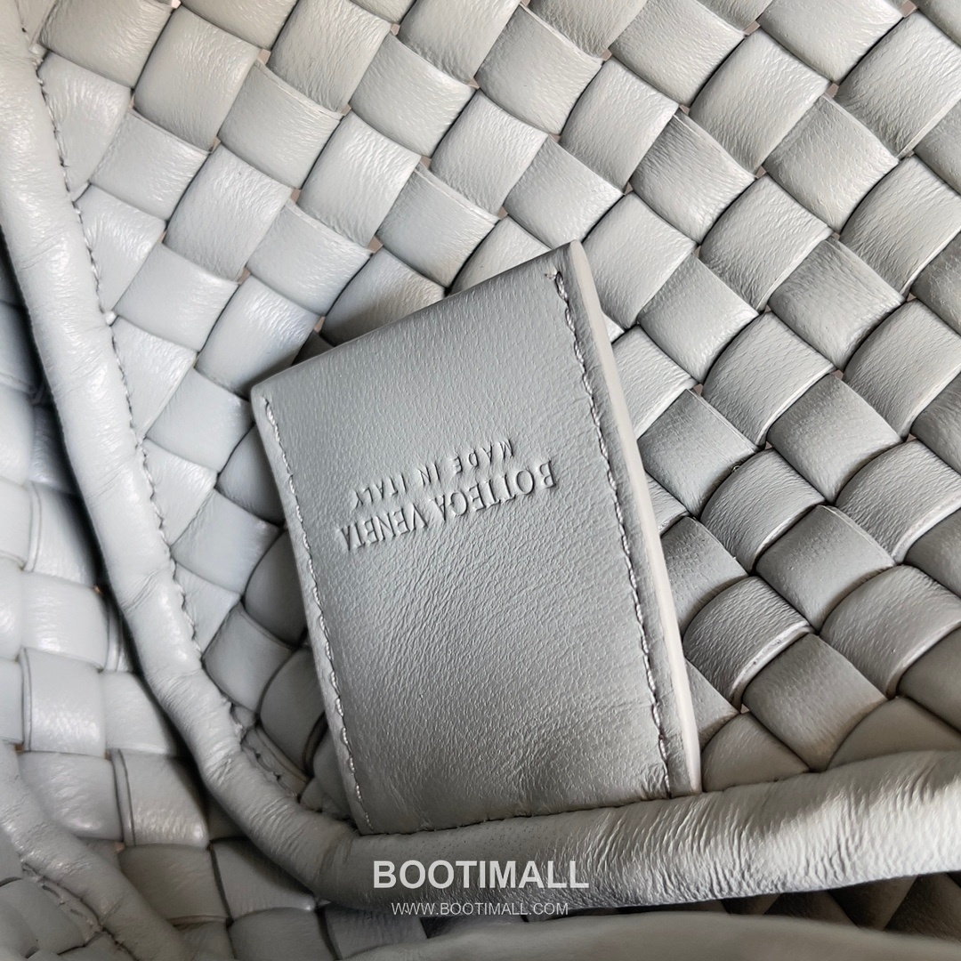 Bottega Veneta Mini Cobble Intrecciato Woven Leather Crossbody Bag 보테가베네타 미니 코블 인트레치아토 위빙 레더 크로스백 19cm 8